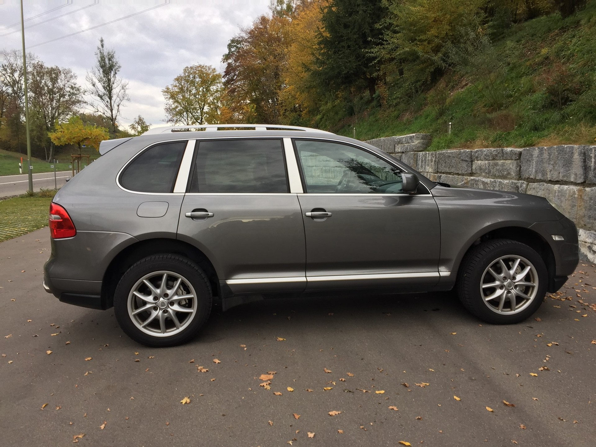 PORSCHE Cayenne S-image-9