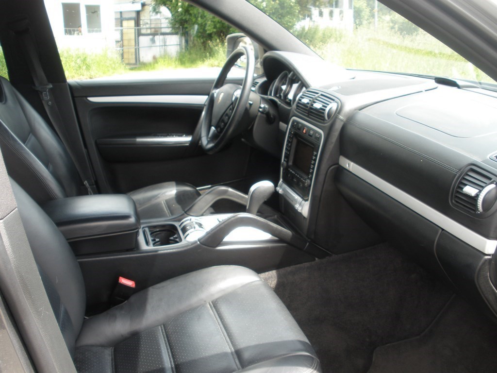 PORSCHE Cayenne S-image-5