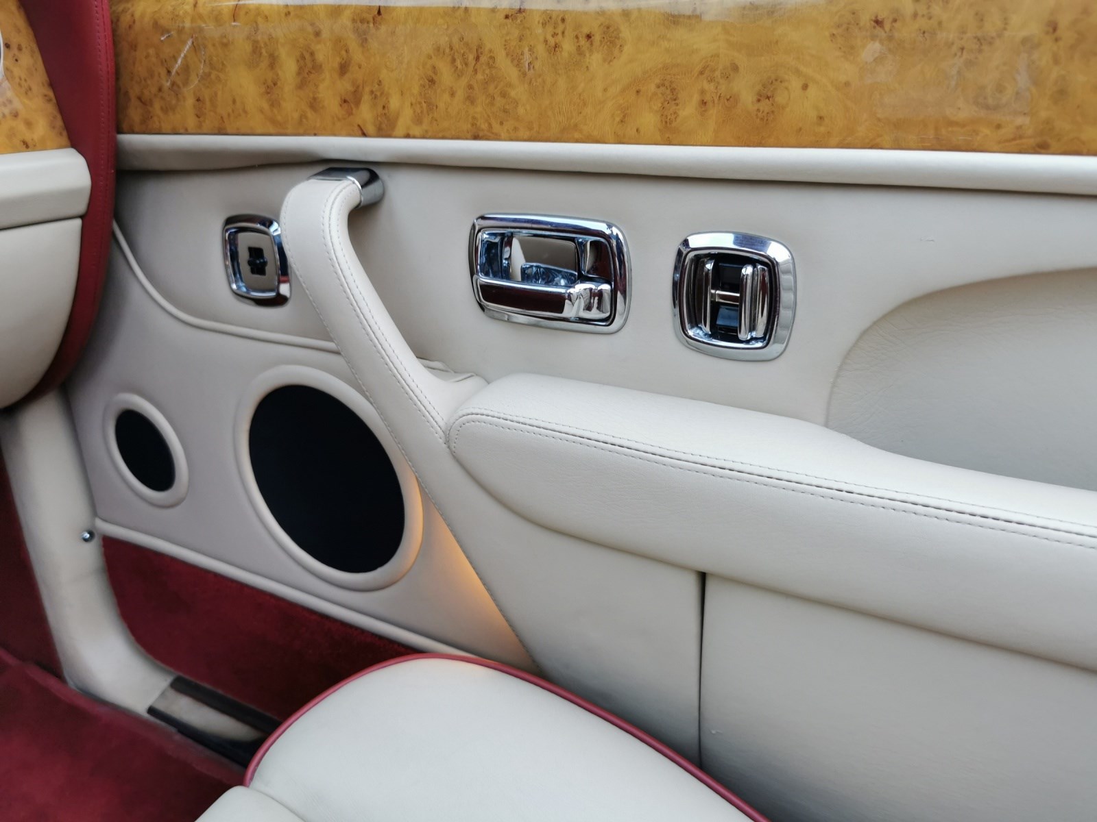 BENTLEY Azure-image-14