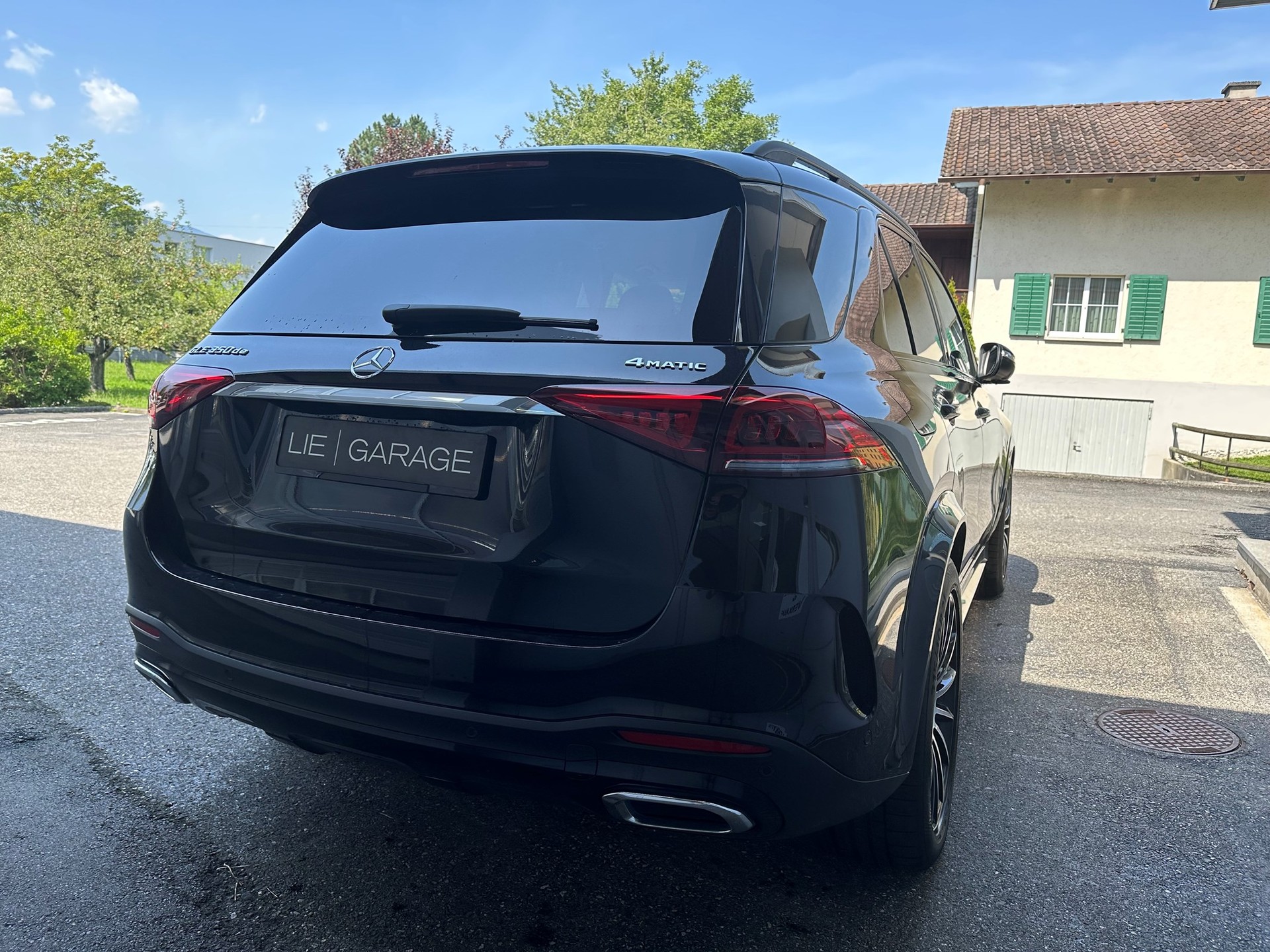 MERCEDES-BENZ GLE 350 de 4Matic AMG Line 9G-Tronic-showroom-element-2