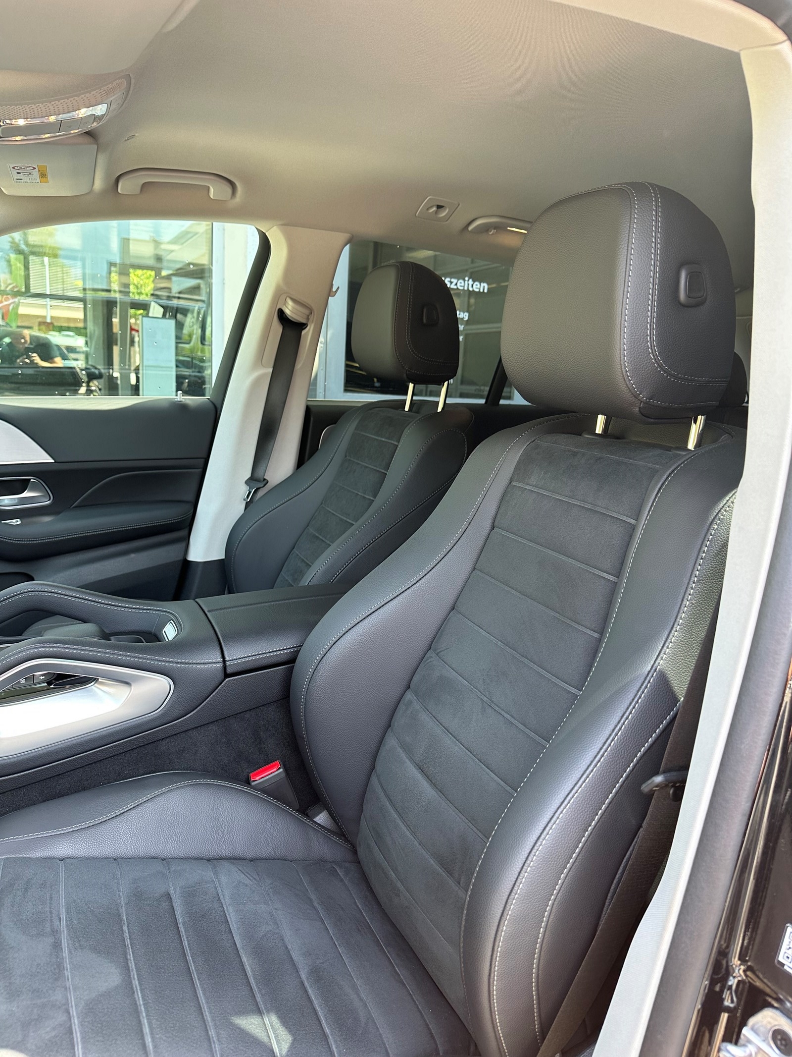 MERCEDES-BENZ GLE 350 de 4Matic AMG Line 9G-Tronic-image-4