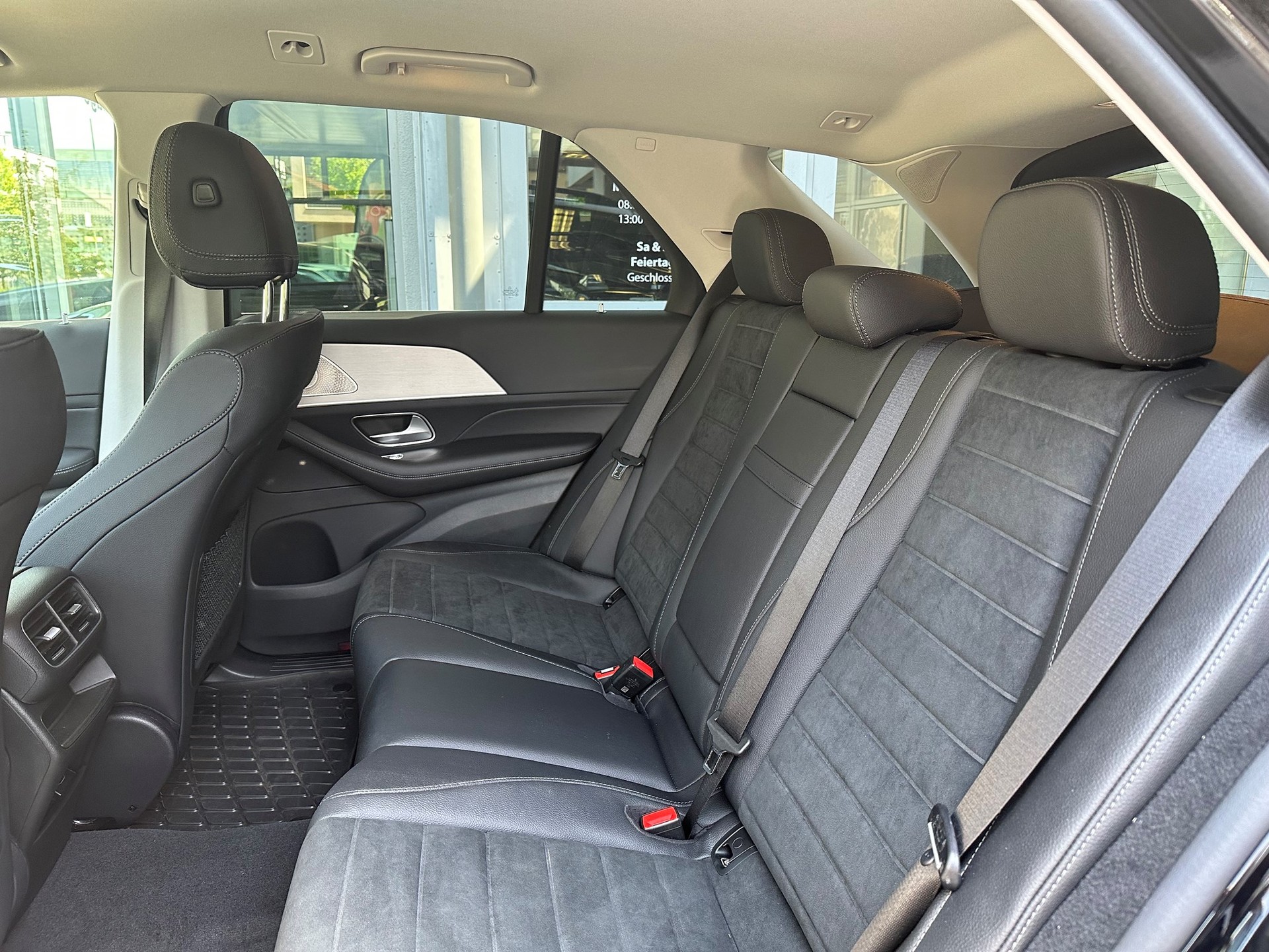 MERCEDES-BENZ GLE 350 de 4Matic AMG Line 9G-Tronic-image-12