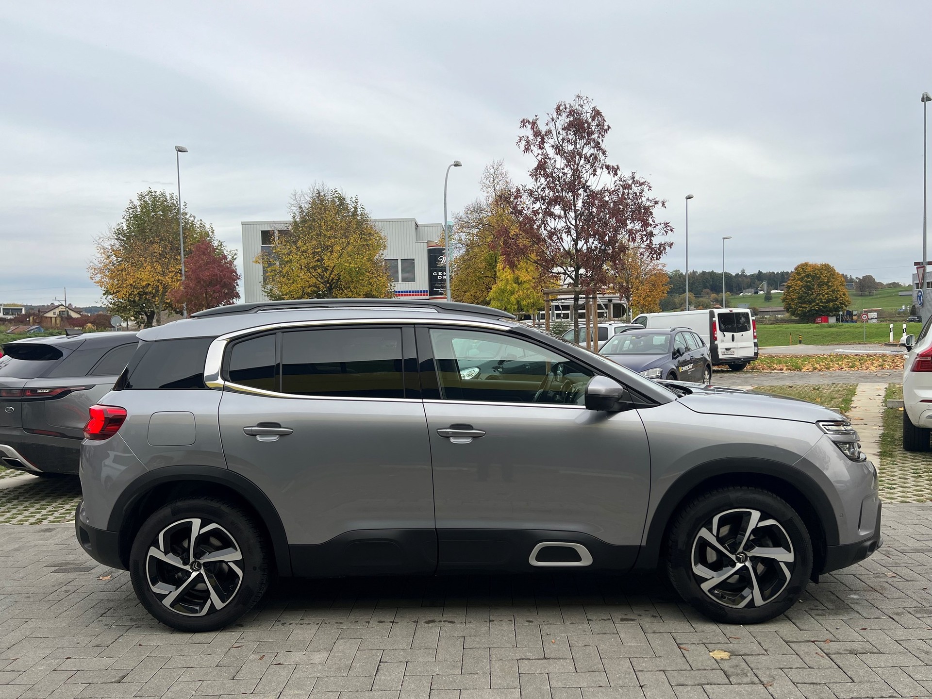 CITROEN C5 Aircross 1.5 BlueHD Shine EAT8-image-3