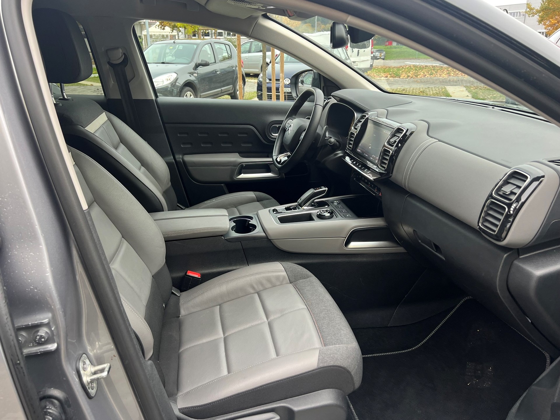 CITROEN C5 Aircross 1.5 BlueHD Shine EAT8-image-11