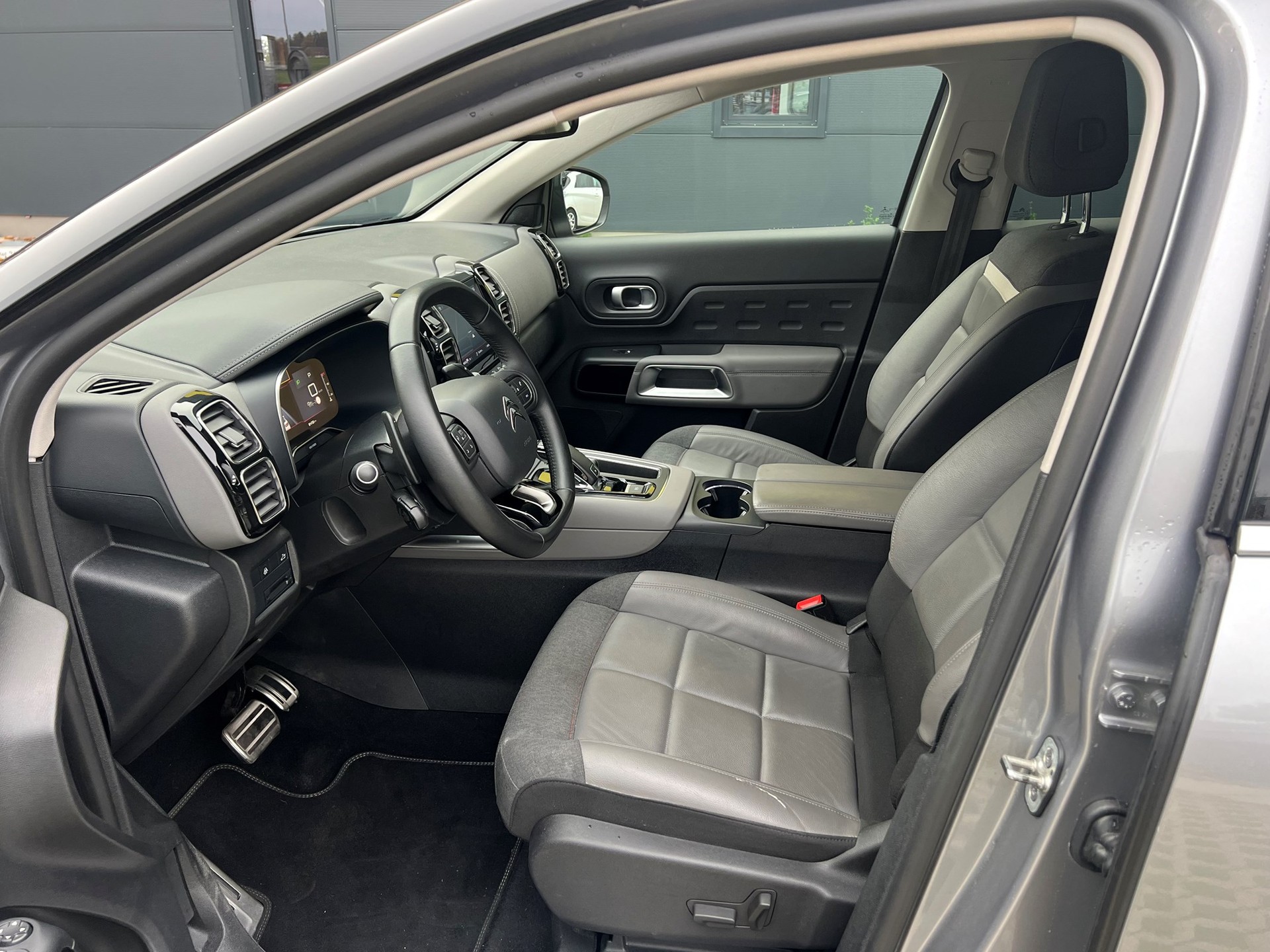 CITROEN C5 Aircross 1.5 BlueHD Shine EAT8-image-9
