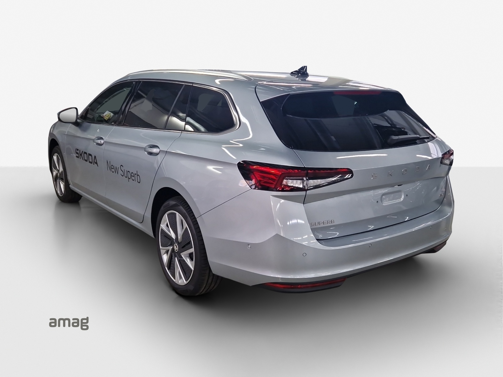 SKODA Superb Combi 2.0 TDi Selection 4x4 DSG-image-2