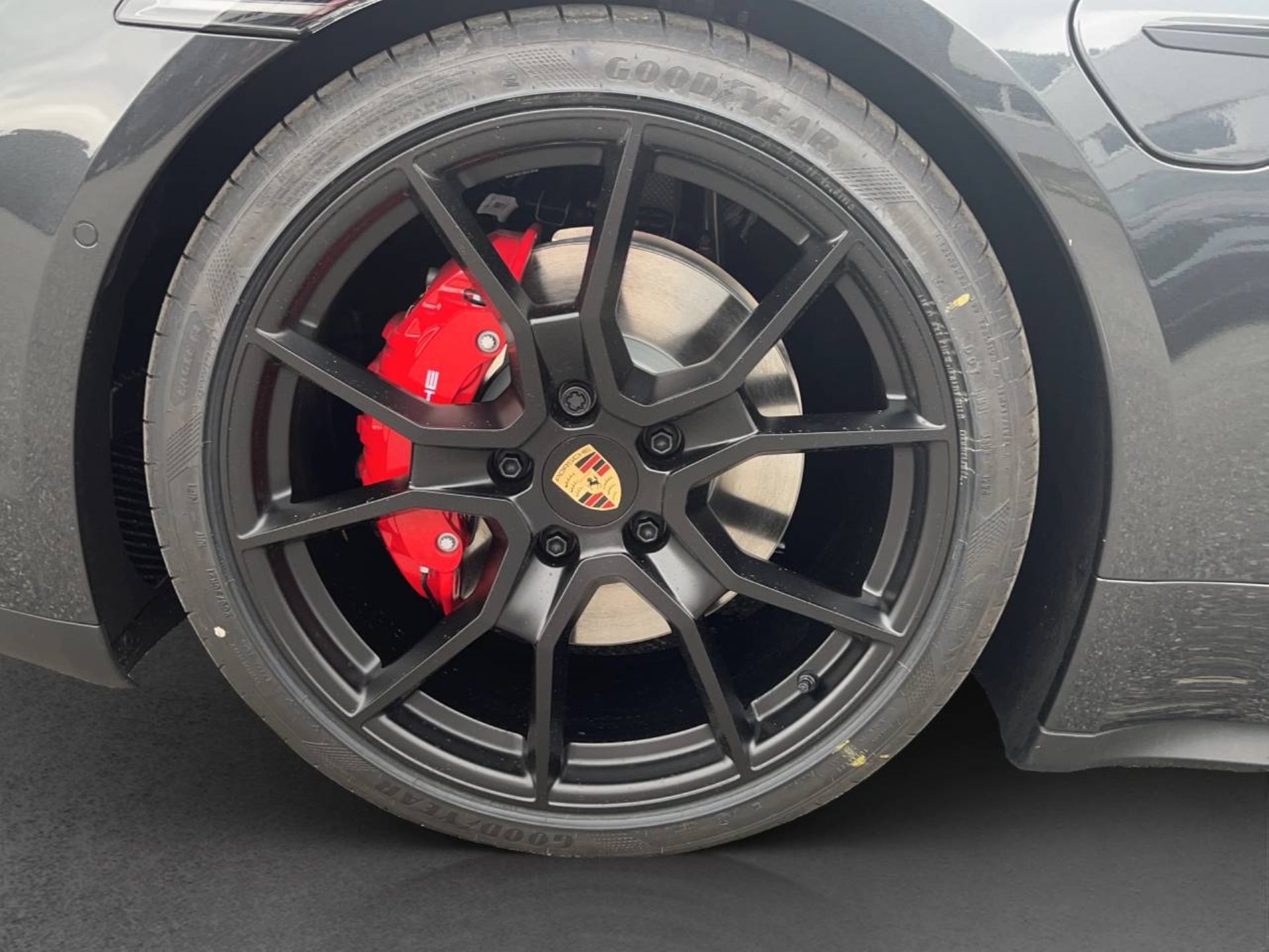PORSCHE Taycan 4S Sport Turismo-image-12