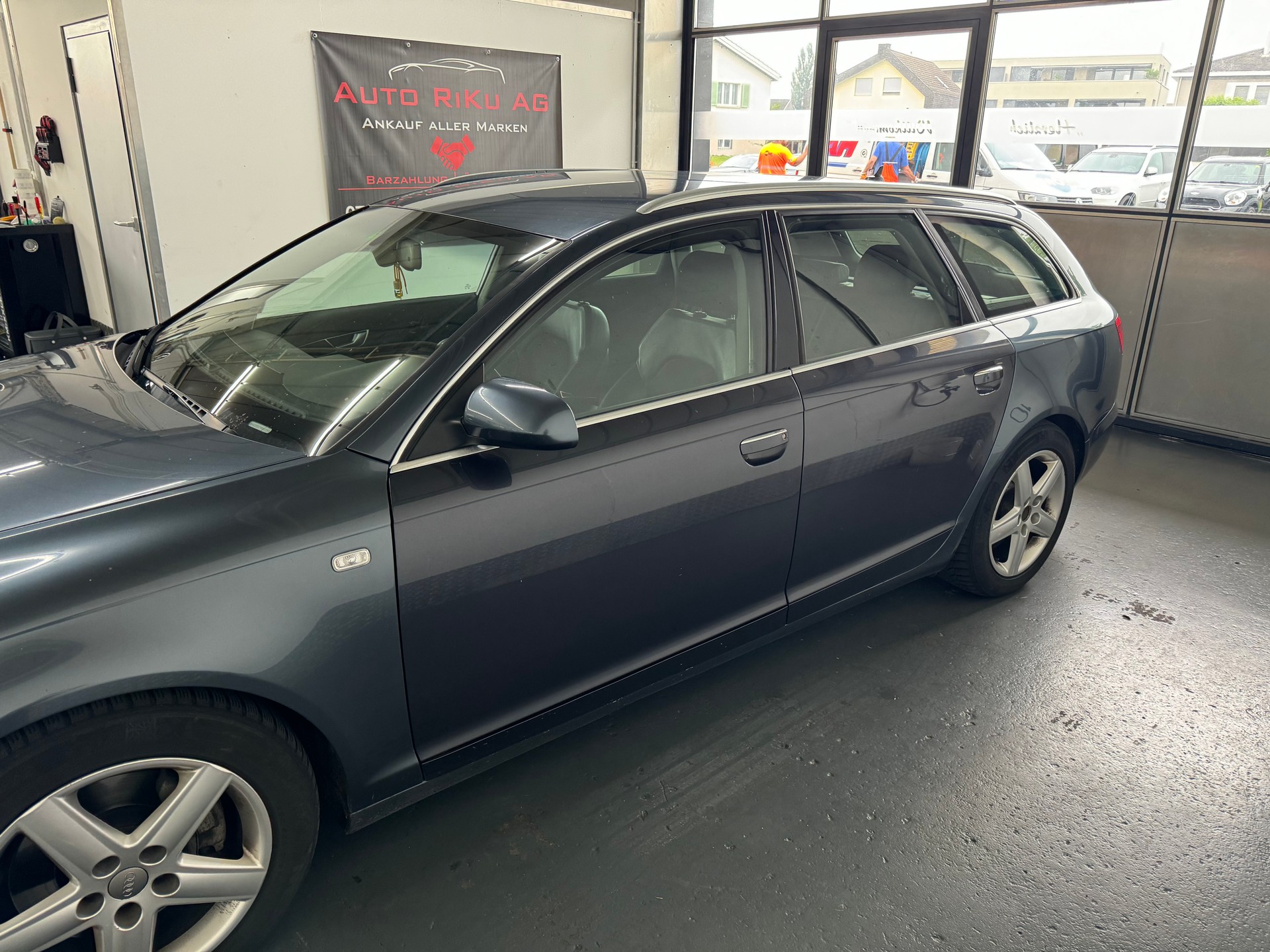 AUDI A6 Avant 3.0 V6 TDI quattro-image-5