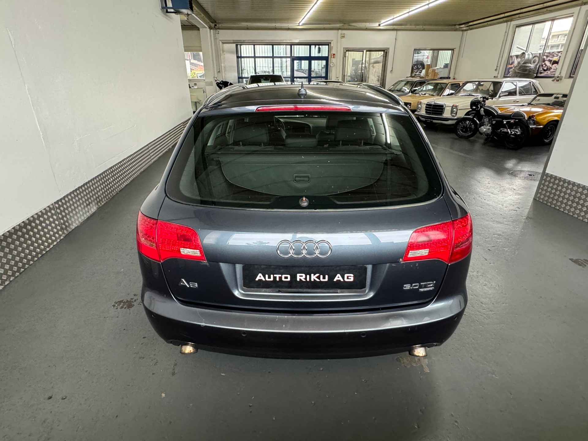 AUDI A6 Avant 3.0 V6 TDI quattro-image-9