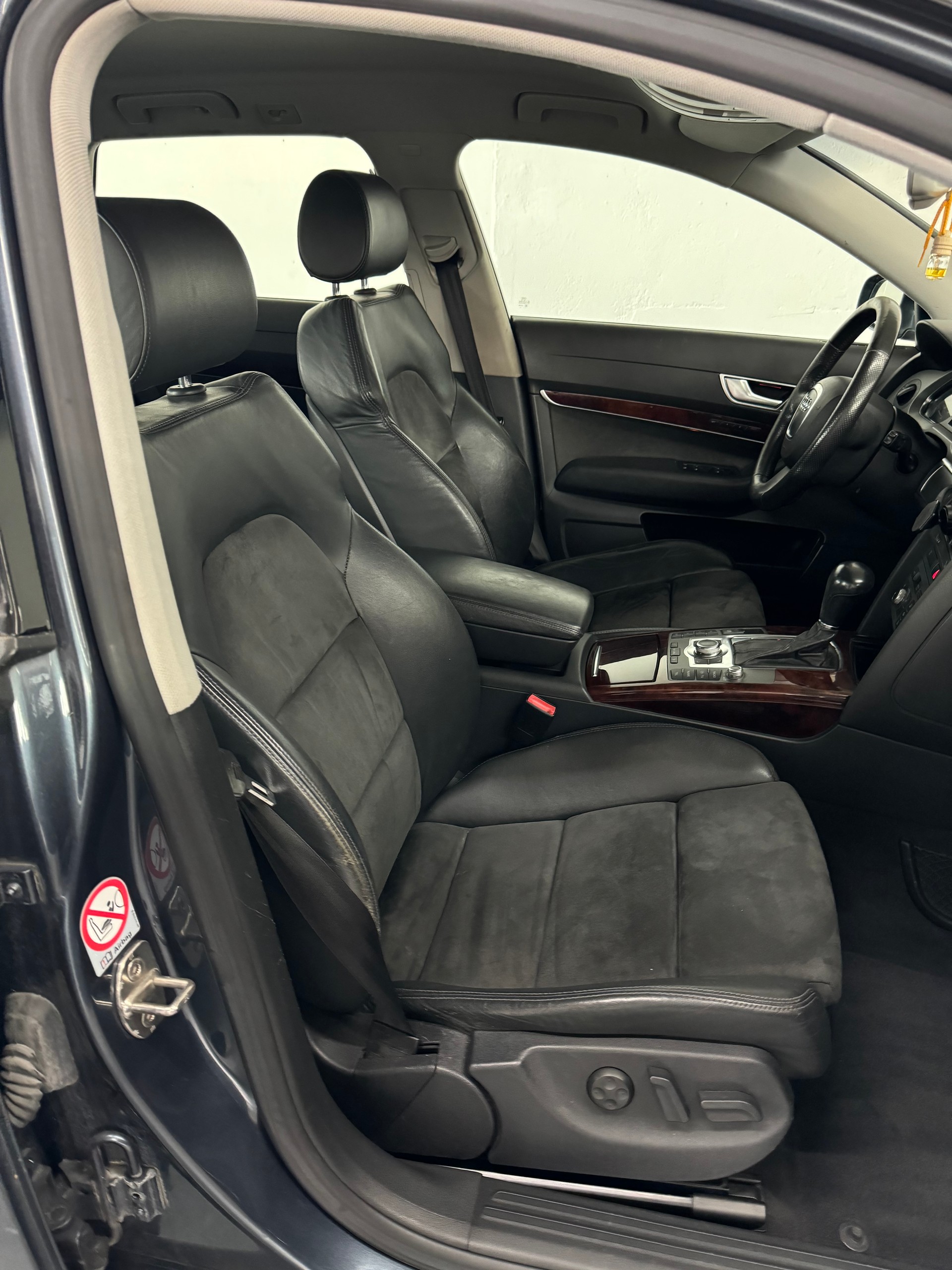AUDI A6 Avant 3.0 V6 TDI quattro-image-18