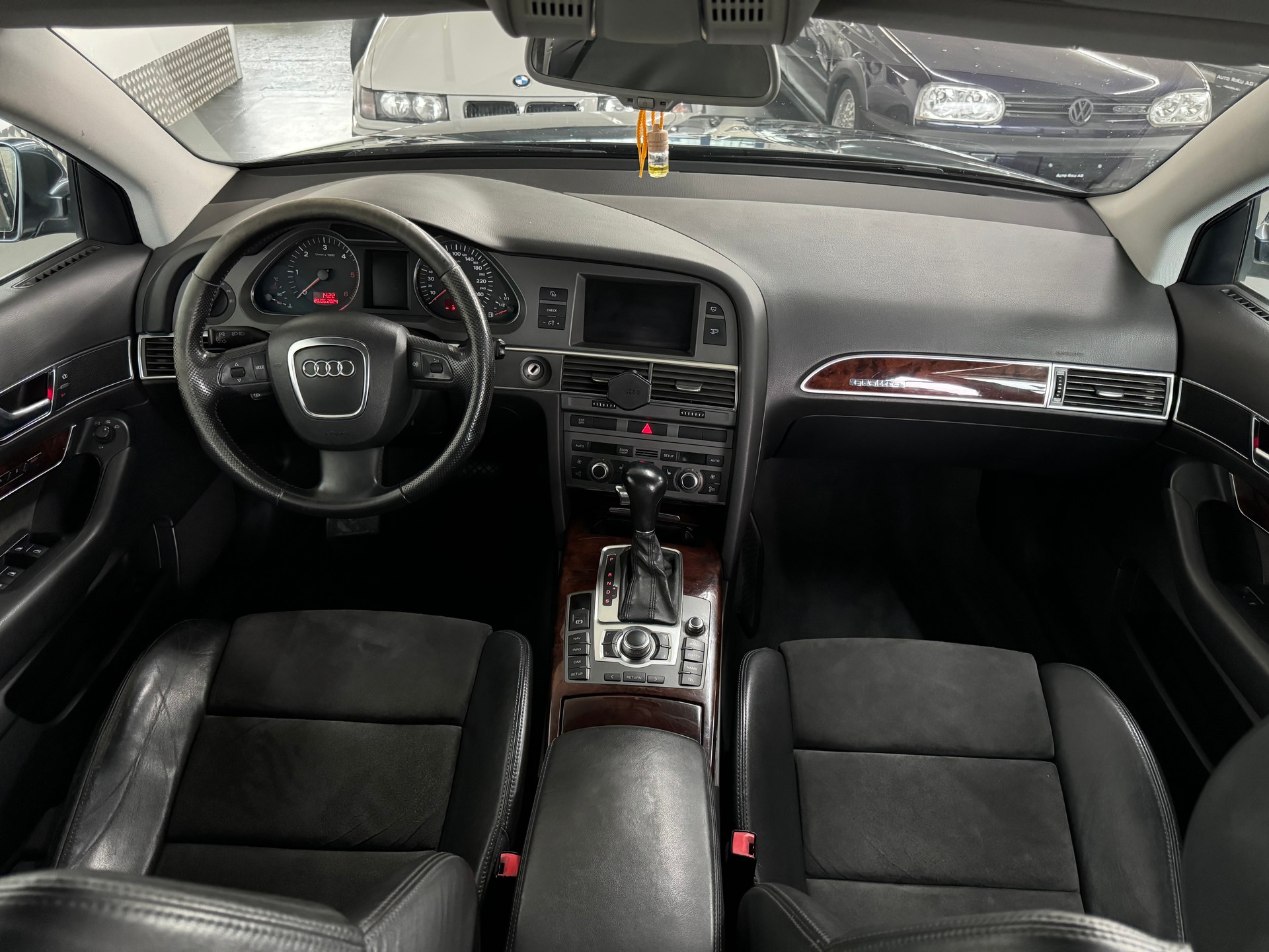 AUDI A6 Avant 3.0 V6 TDI quattro-image-13