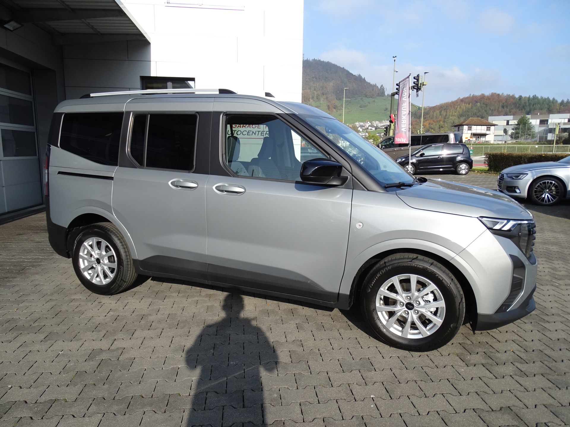 FORD Tourneo Courier 1.0 EcoBoost Titanium Automat-showroom-element-3