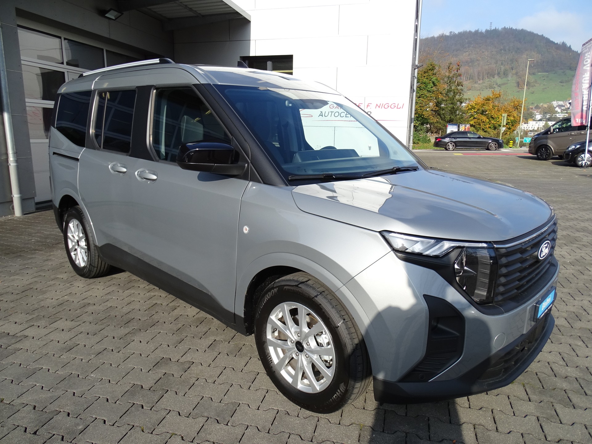 FORD Tourneo Courier 1.0 EcoBoost Titanium Automat-showroom-element-1