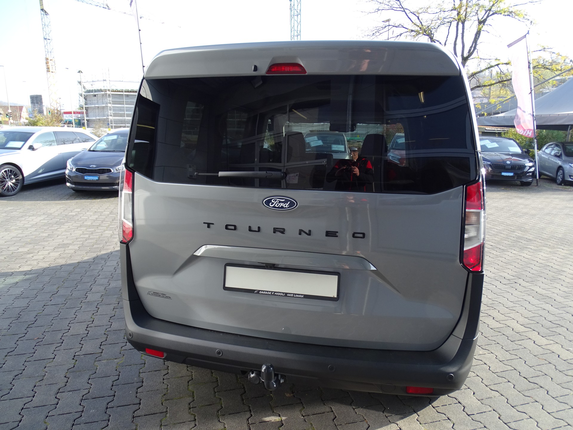 FORD Tourneo Courier 1.0 EcoBoost Titanium Automat-image-10