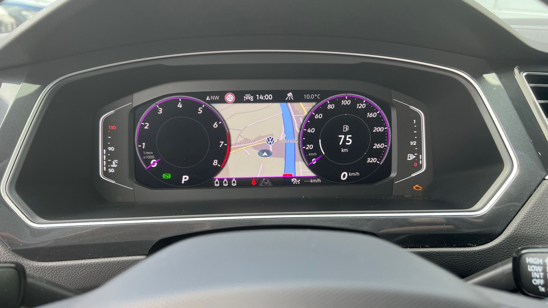 VW Tiguan 2.0TSI R 4Motion DSG-image-5