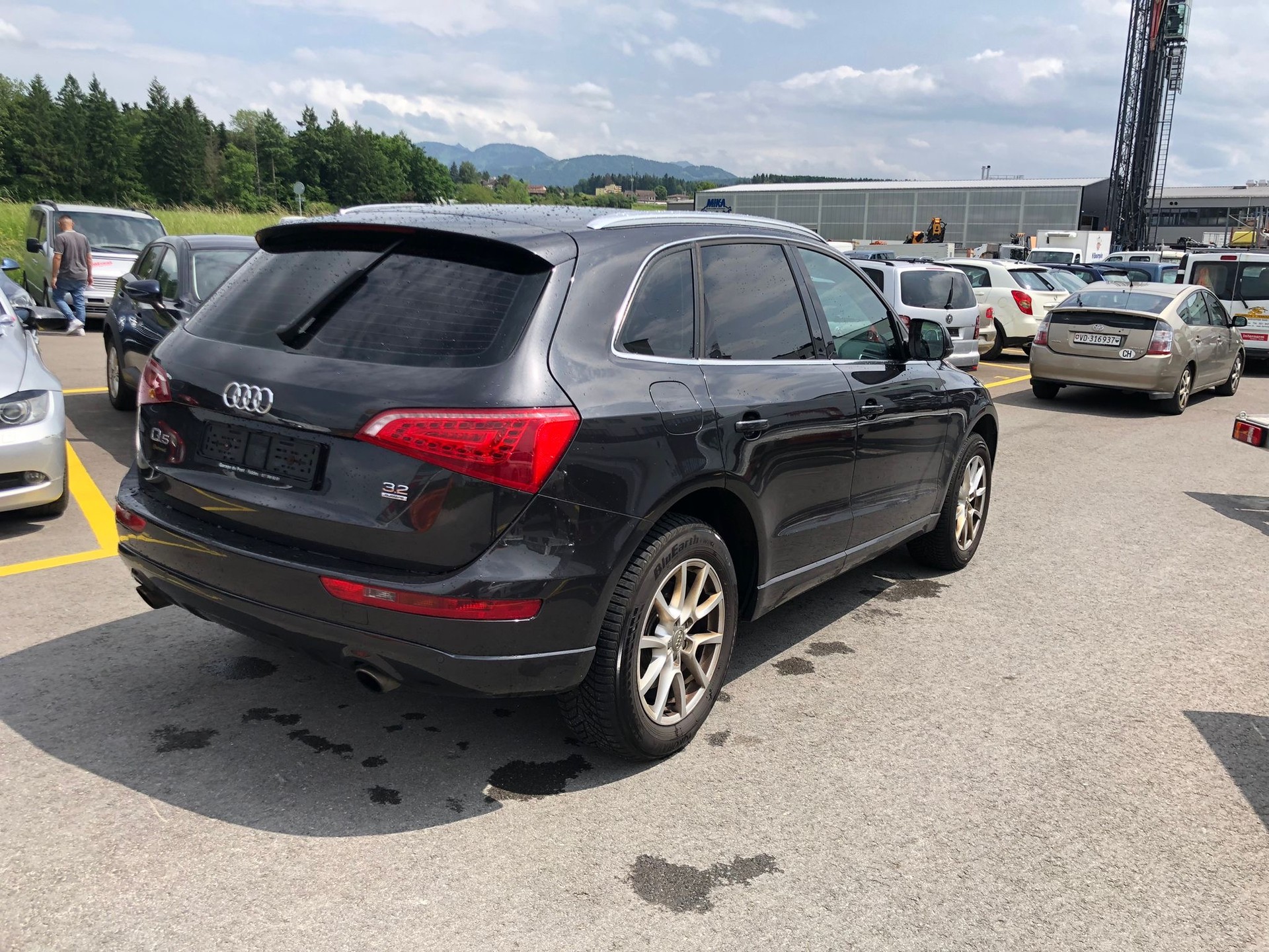 AUDI Q5 3.2 FSI quattro S-tronic-image-3
