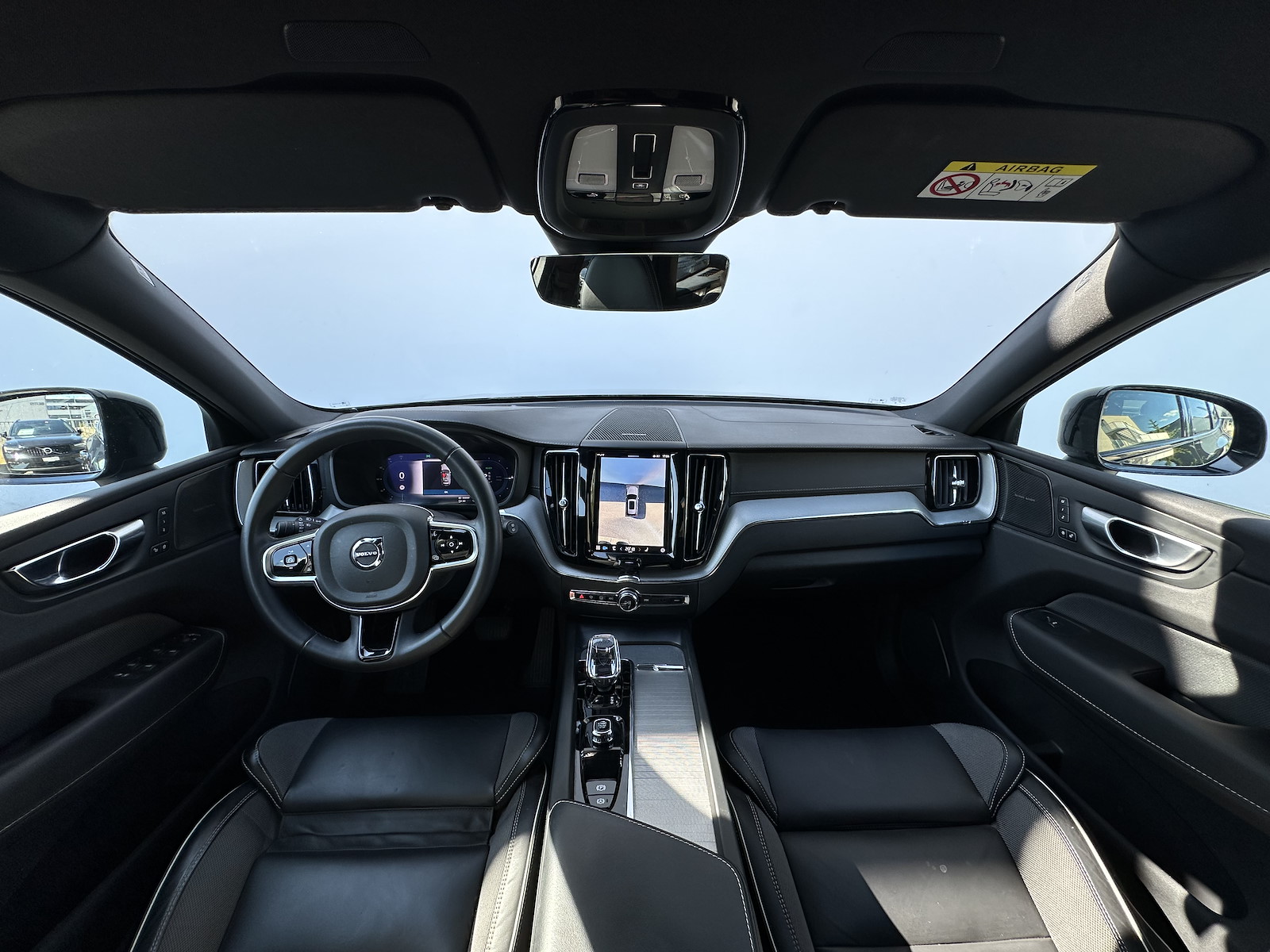 VOLVO XC60 2.0 T8 TE XCENTRIC Black Edition eAWD-image-8