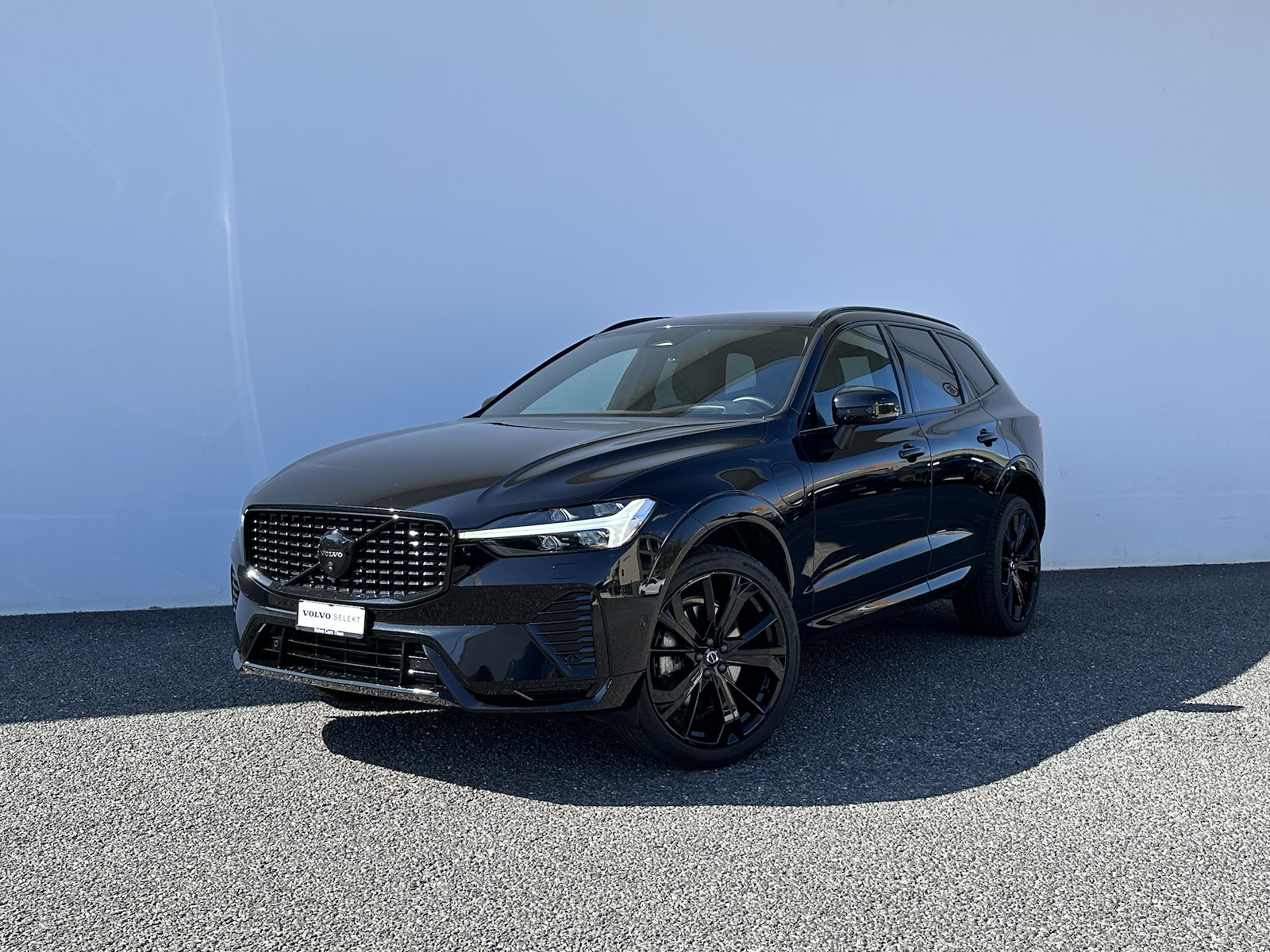 VOLVO XC60 2.0 T8 TE XCENTRIC Black Edition eAWD-image-0