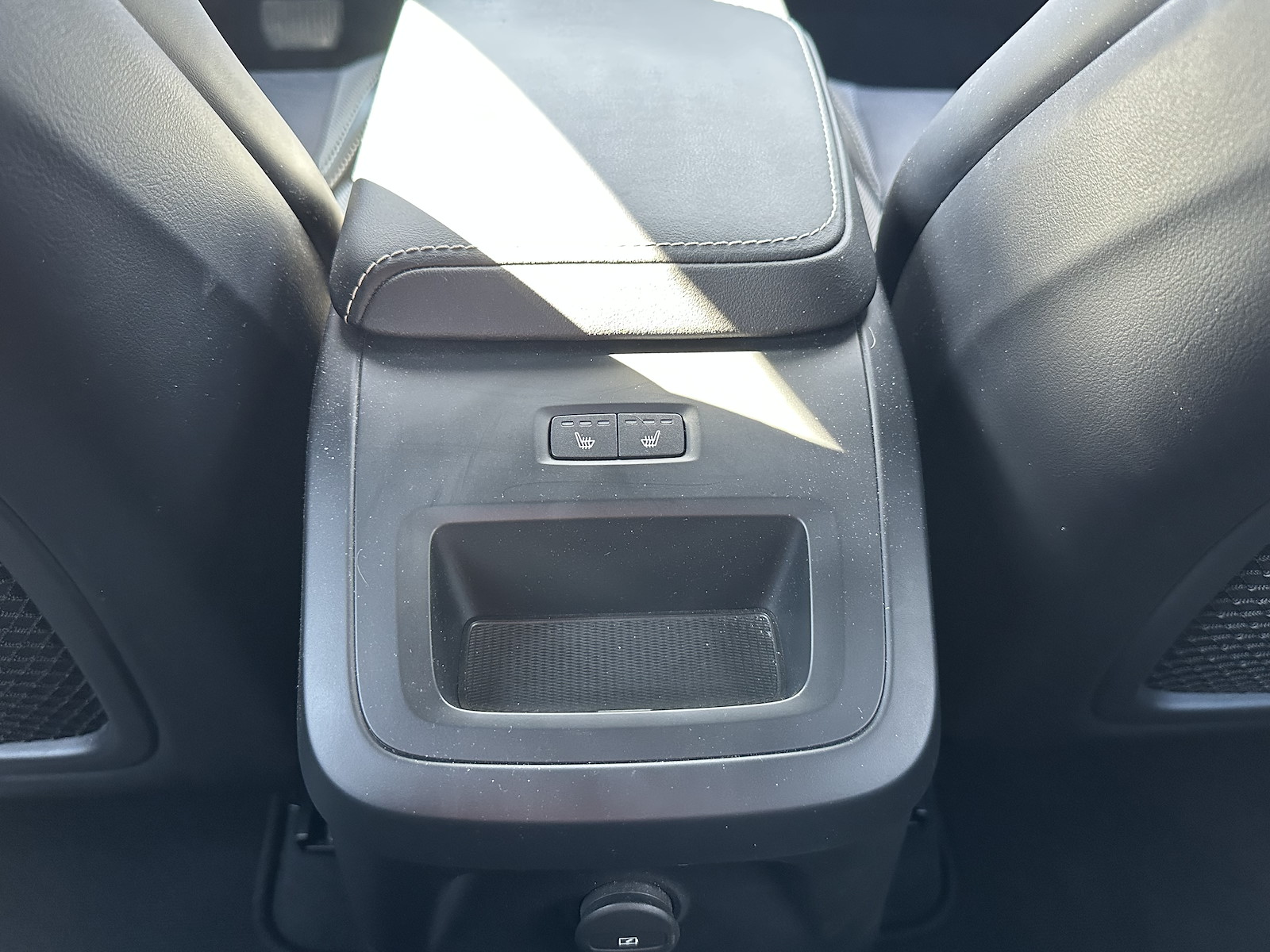 VOLVO XC60 2.0 T8 TE XCENTRIC Black Edition eAWD-image-14