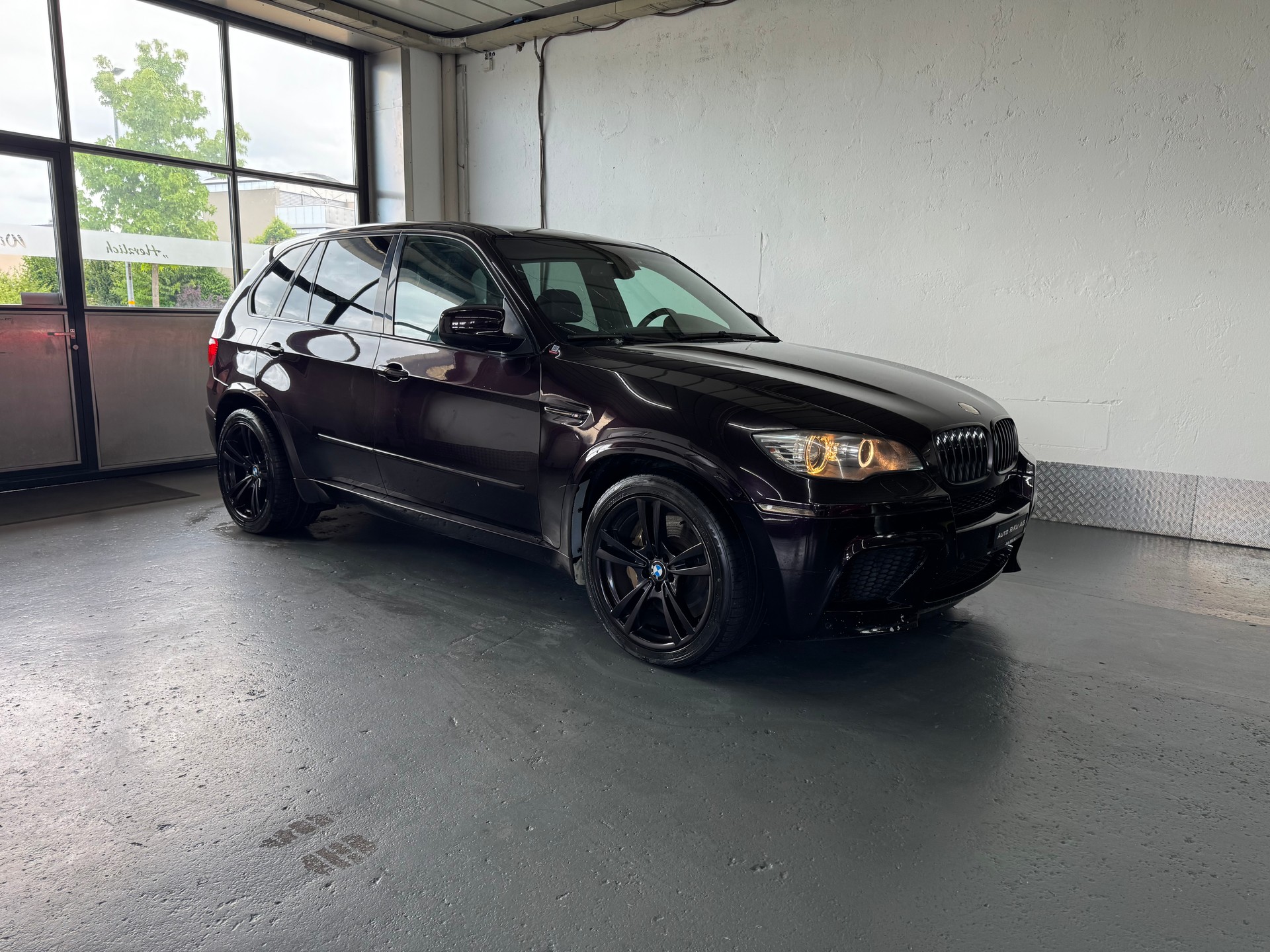 BMW X5M-image-1