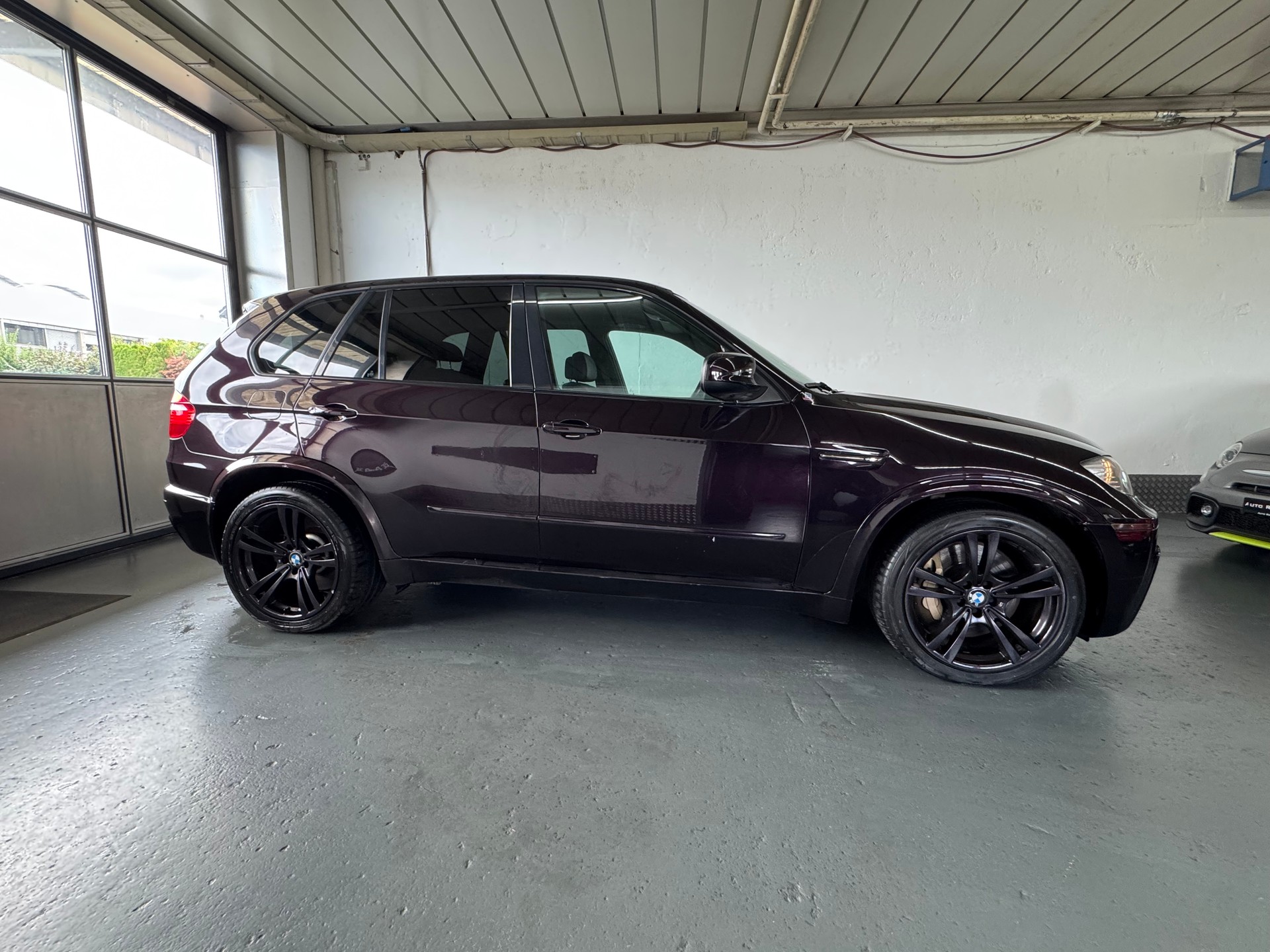 BMW X5M-image-6