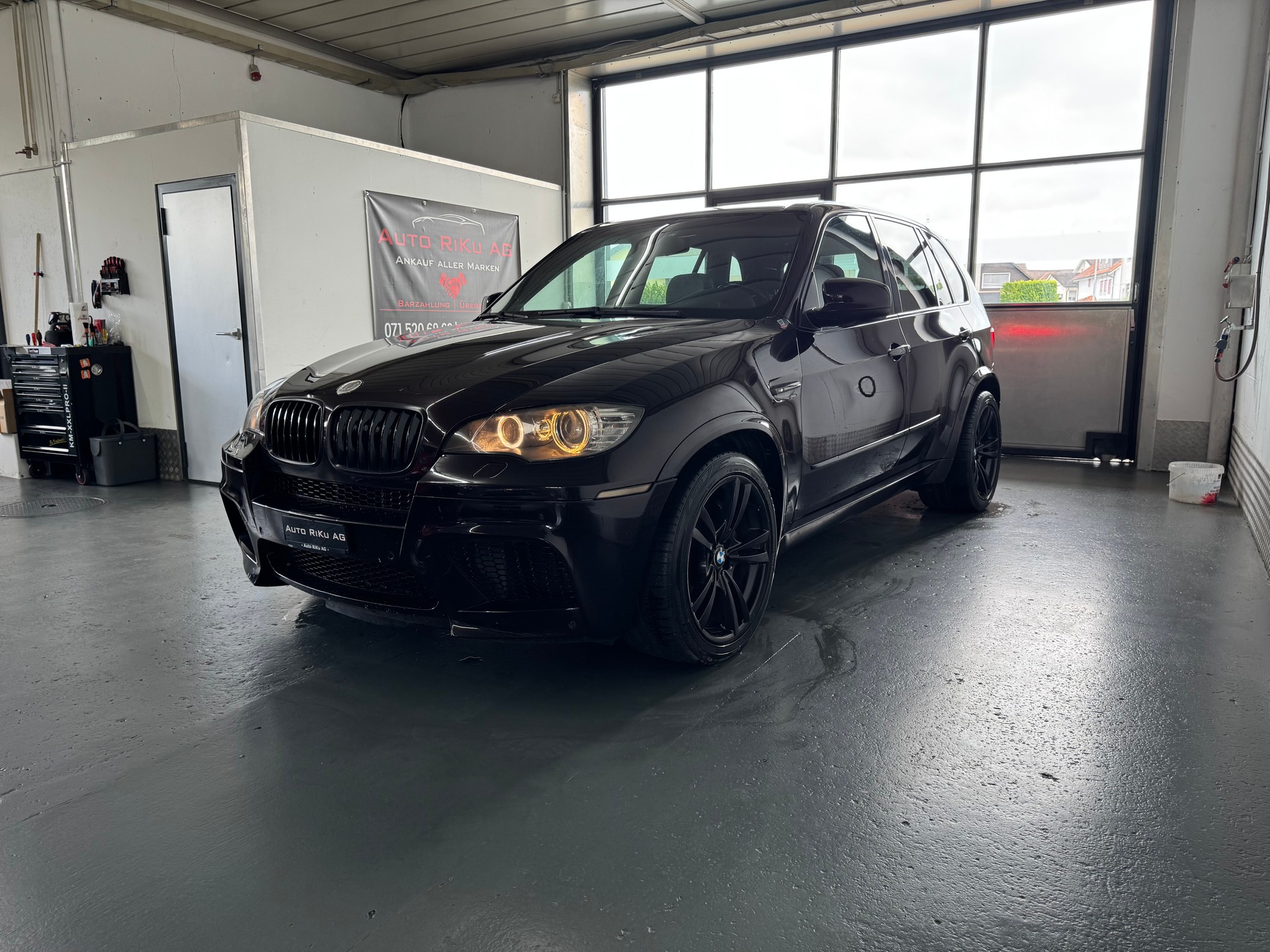 BMW X5M-image-5