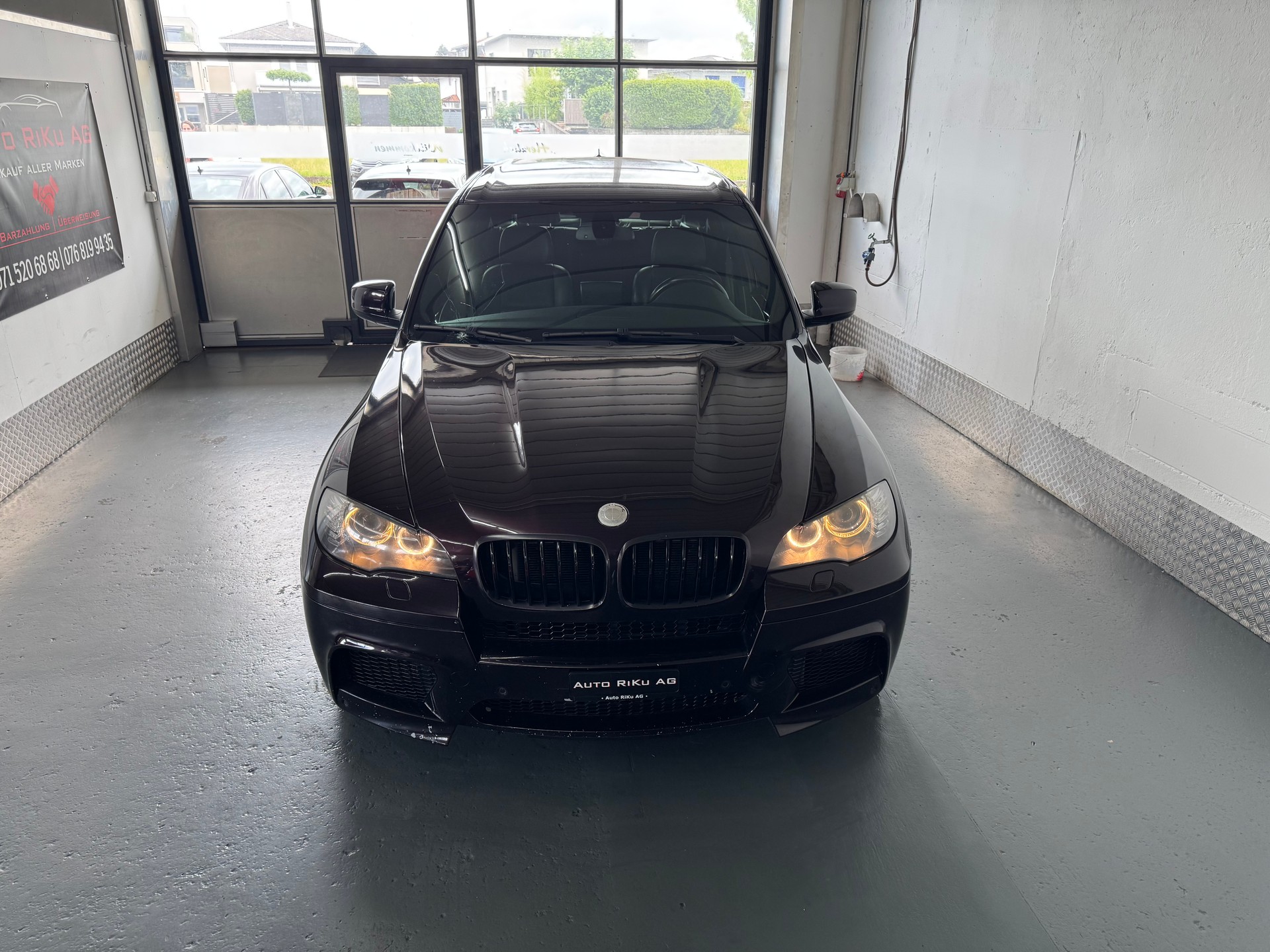 BMW X5M-image-2