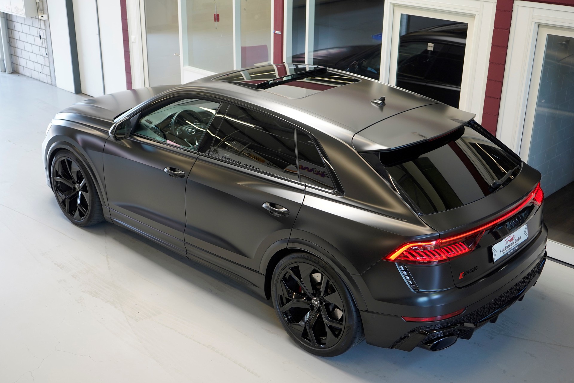 AUDI RSQ8 quattro tiptronic-image-4