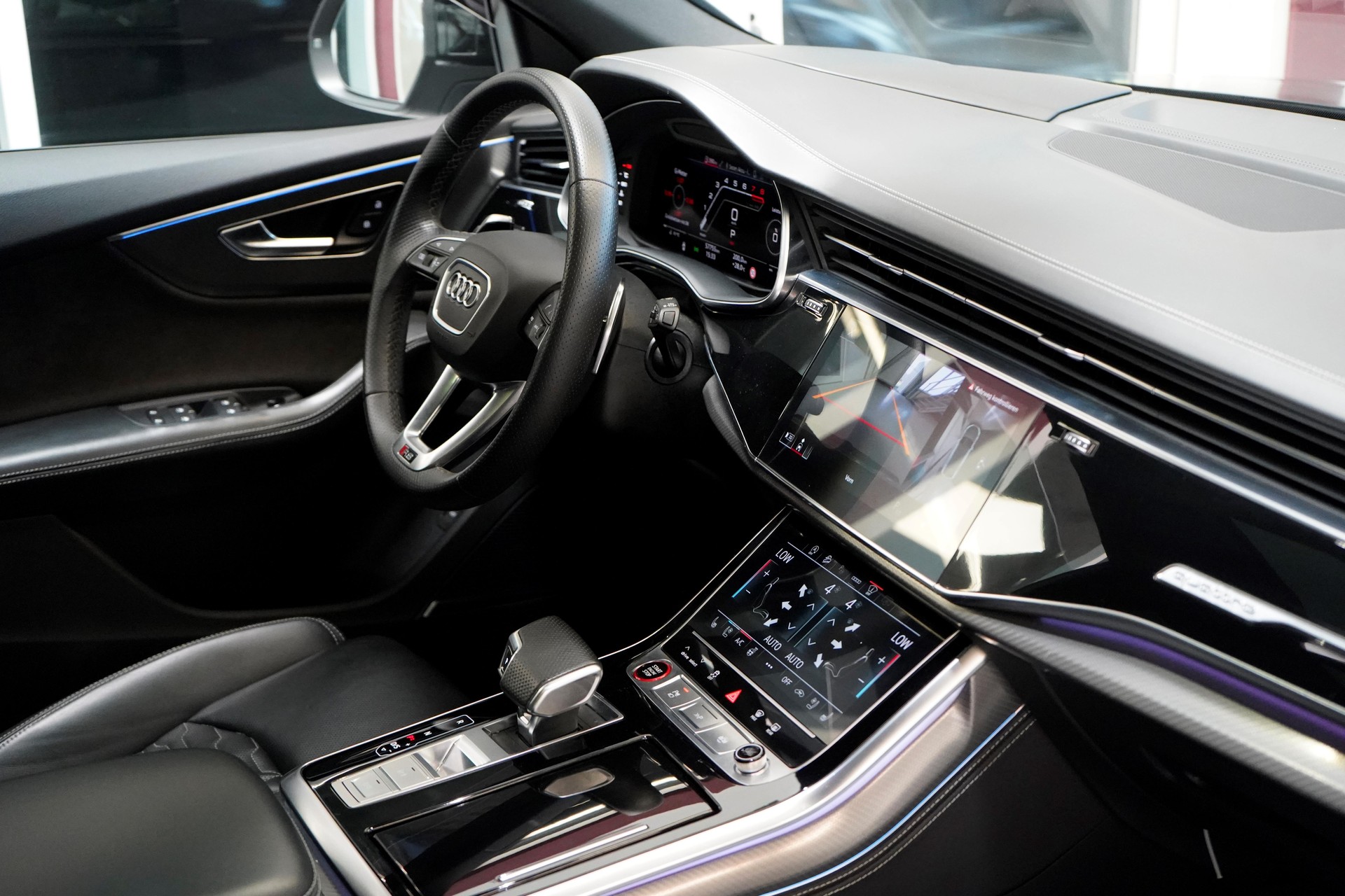AUDI RSQ8 quattro tiptronic-image-11