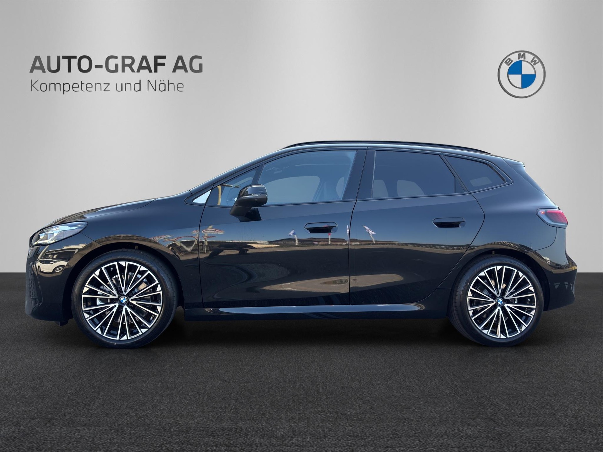 BMW 223d xDrive Active Tourer M Sport-showroom-element-1