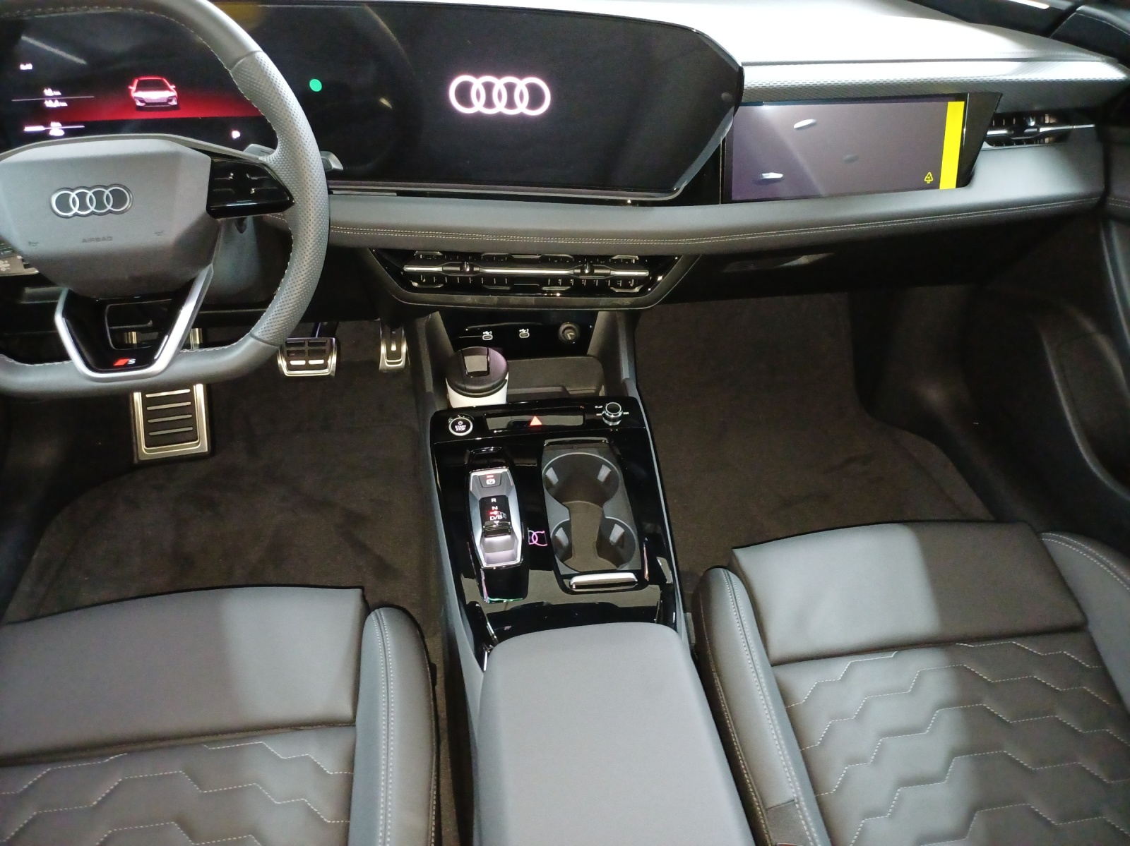 AUDI A6 Sportback e-tron quattro-image-10
