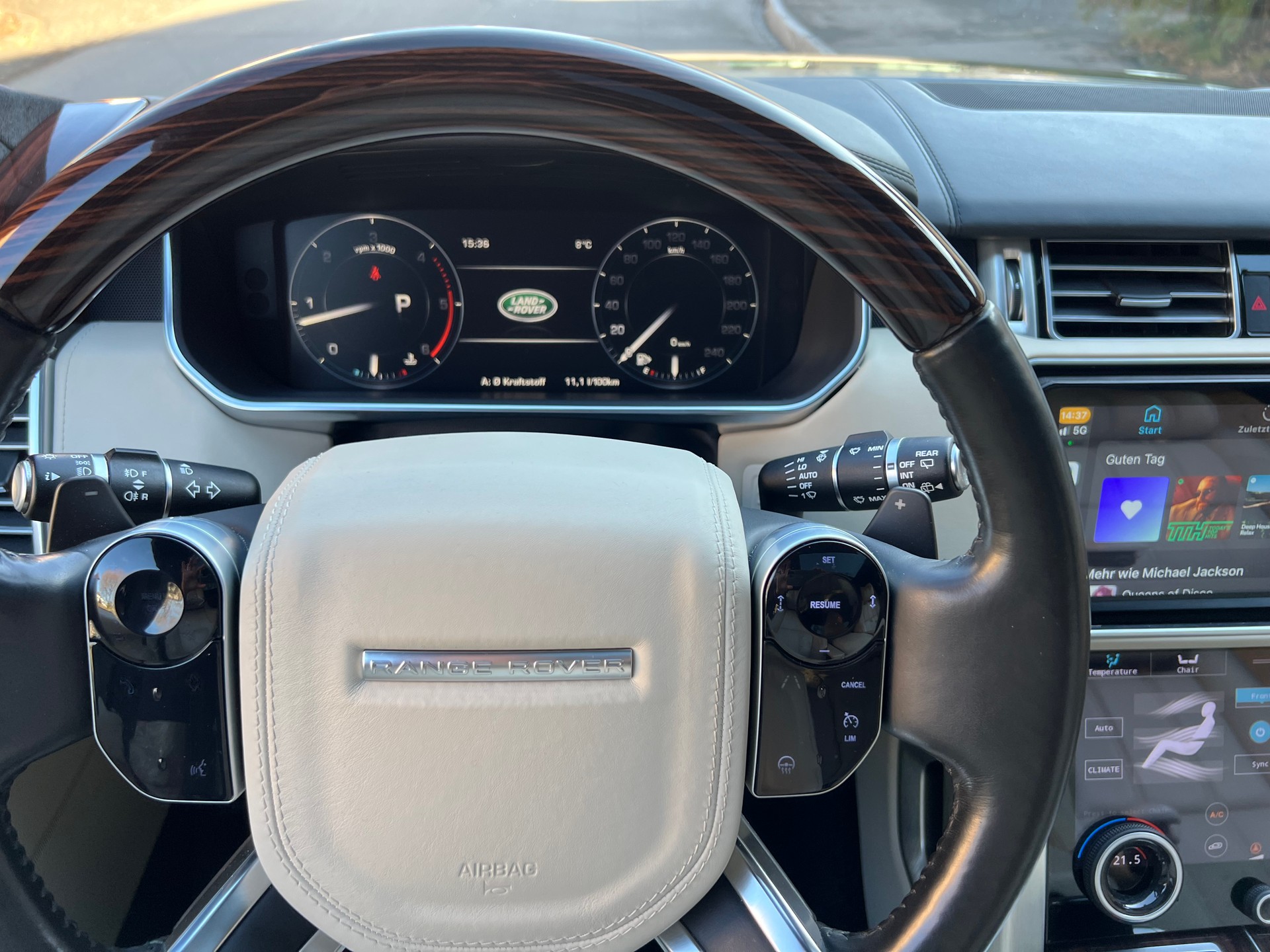 LAND ROVER Range Rover 4.4 SDV8 Autobiography Automatic-image-6