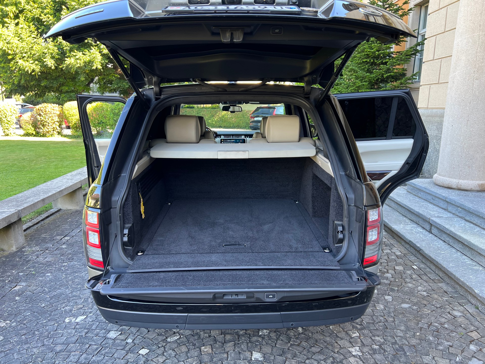 LAND ROVER Range Rover 4.4 SDV8 Autobiography Automatic-image-8