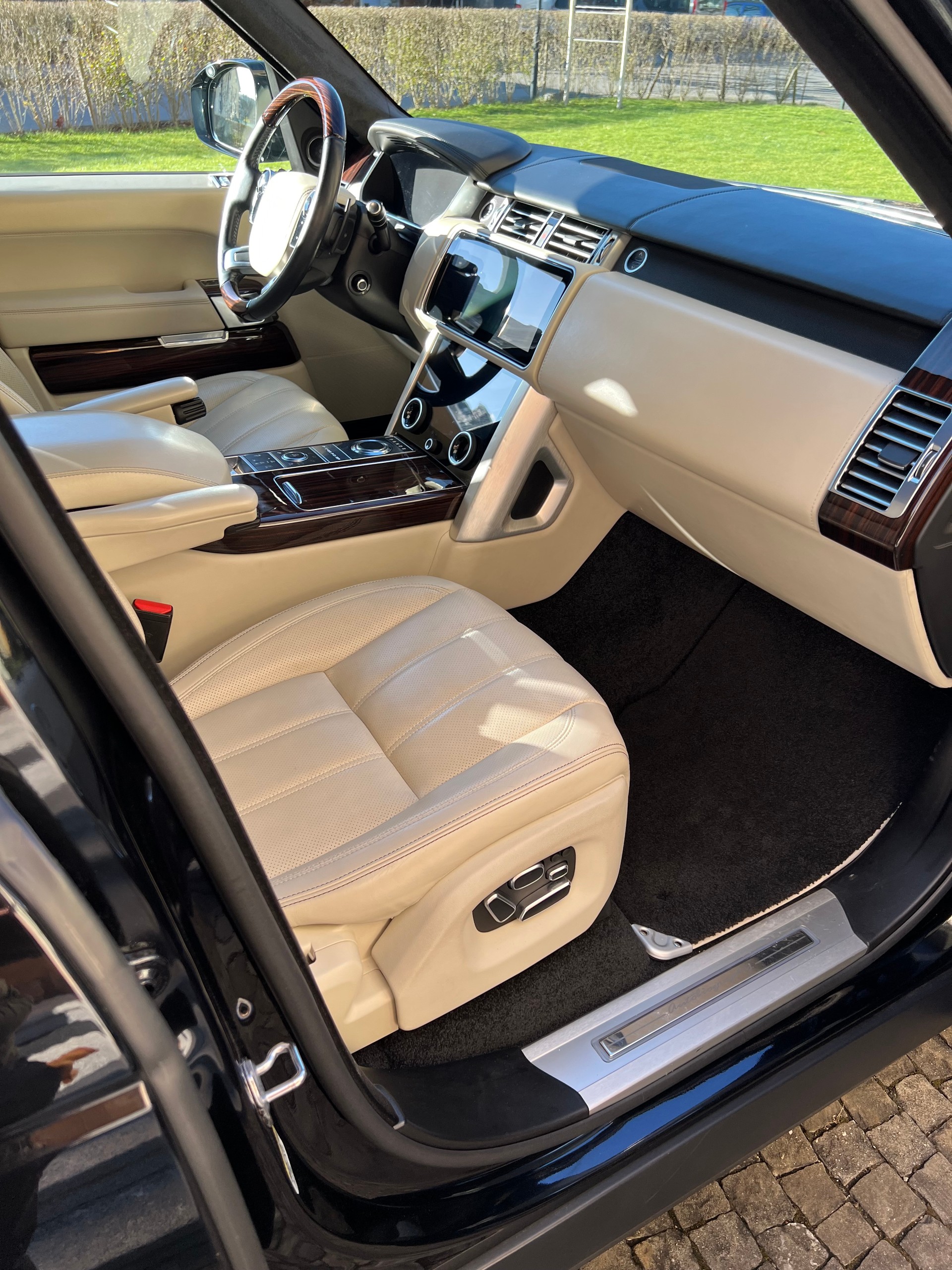 LAND ROVER Range Rover 4.4 SDV8 Autobiography Automatic-image-21