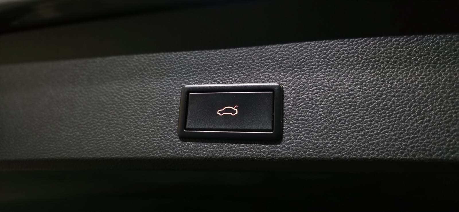 SEAT Ateca 1.5 TSI EVO SWISS Xcellence DSG *CH-Fahrzeug*-image-25