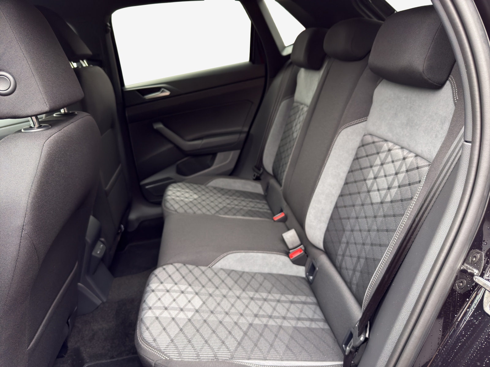 VW Polo 1.0 TSI R-Line DSG-image-11
