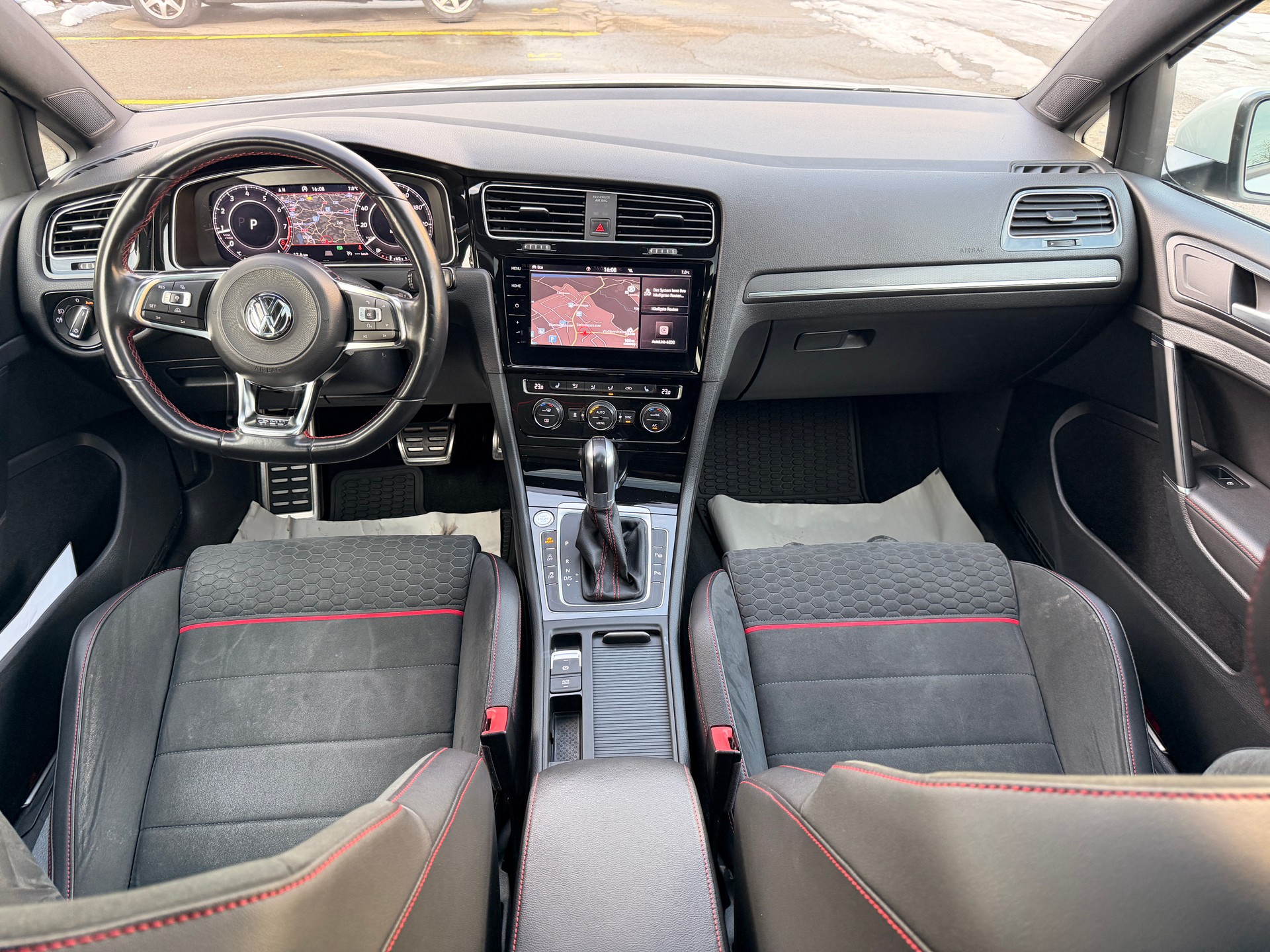 VW Golf 2.0 TSI GTI DSG-image-9