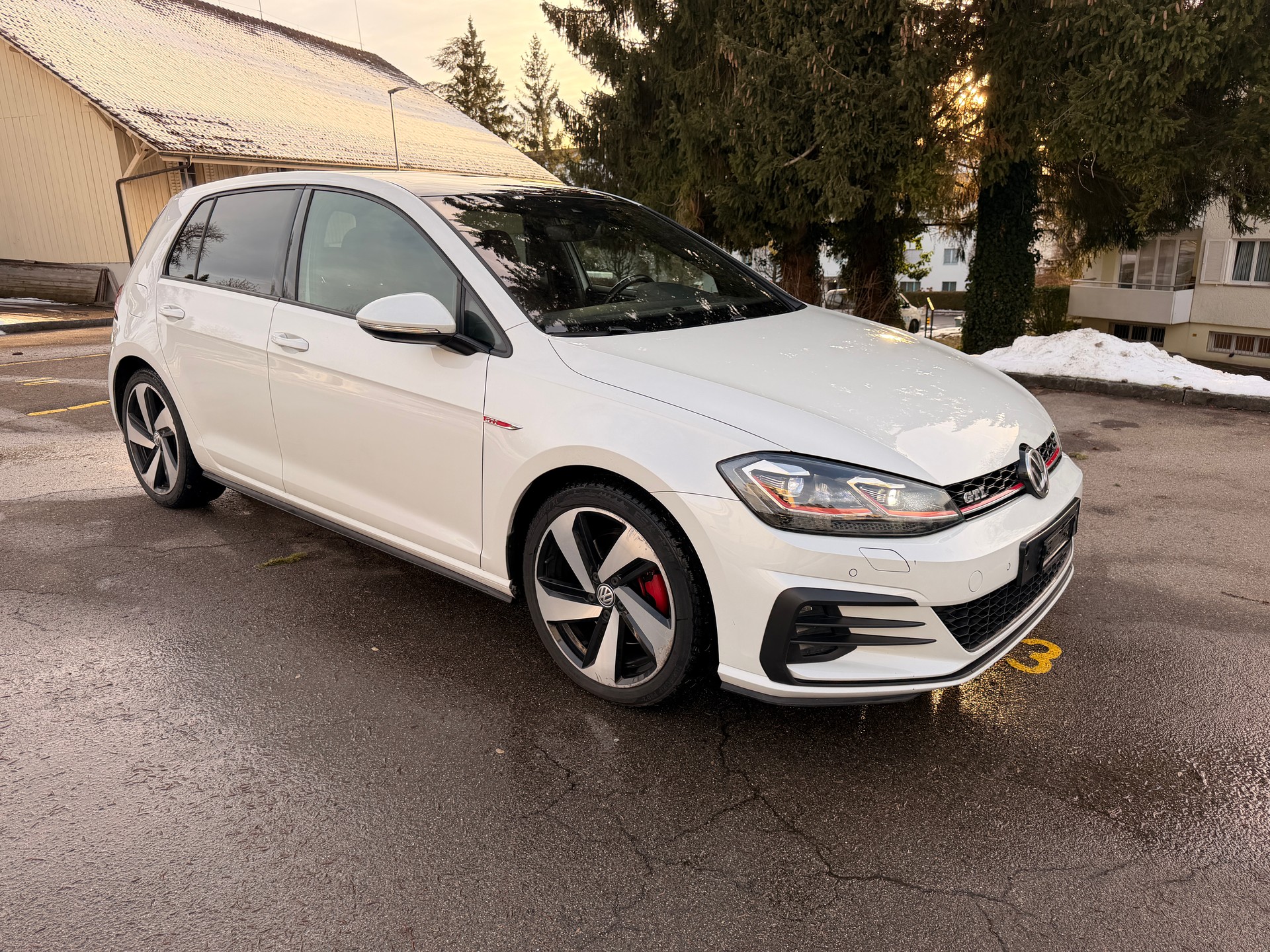 VW Golf 2.0 TSI GTI DSG-image-6