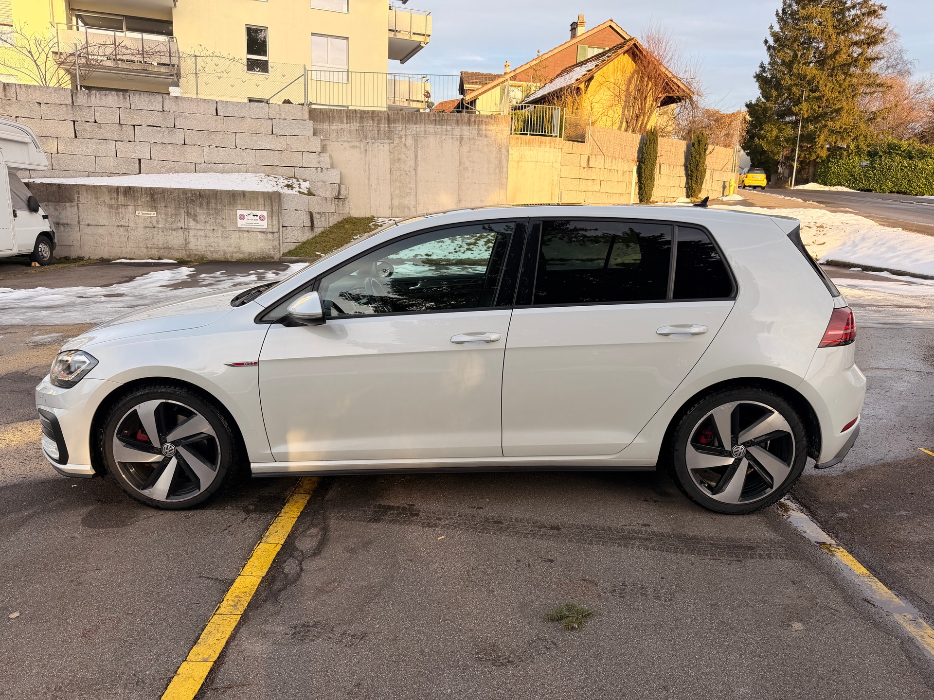 VW Golf 2.0 TSI GTI DSG-image-1
