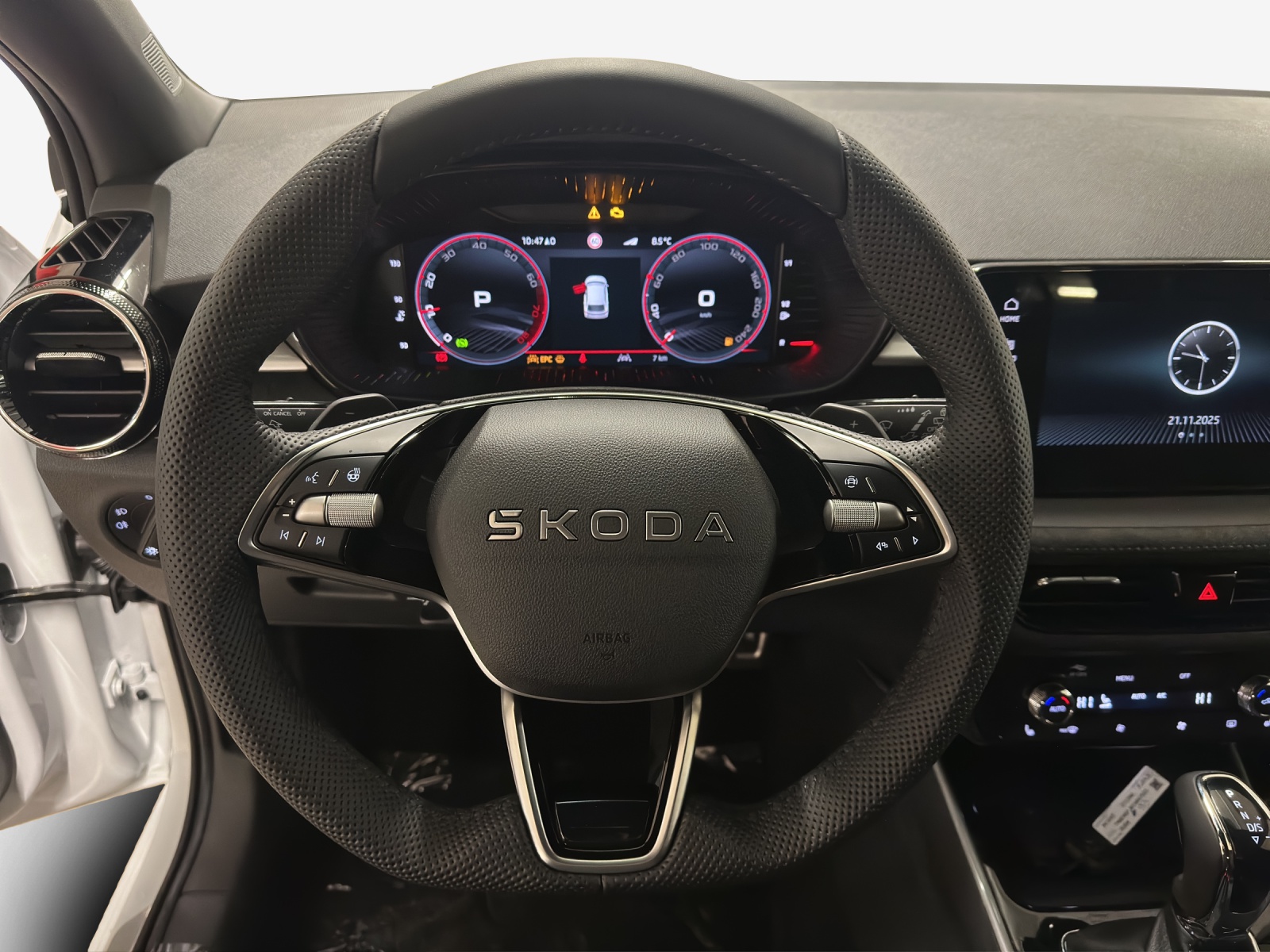 SKODA Fabia 1.0 TSI Monte Carlo DSG-image-9