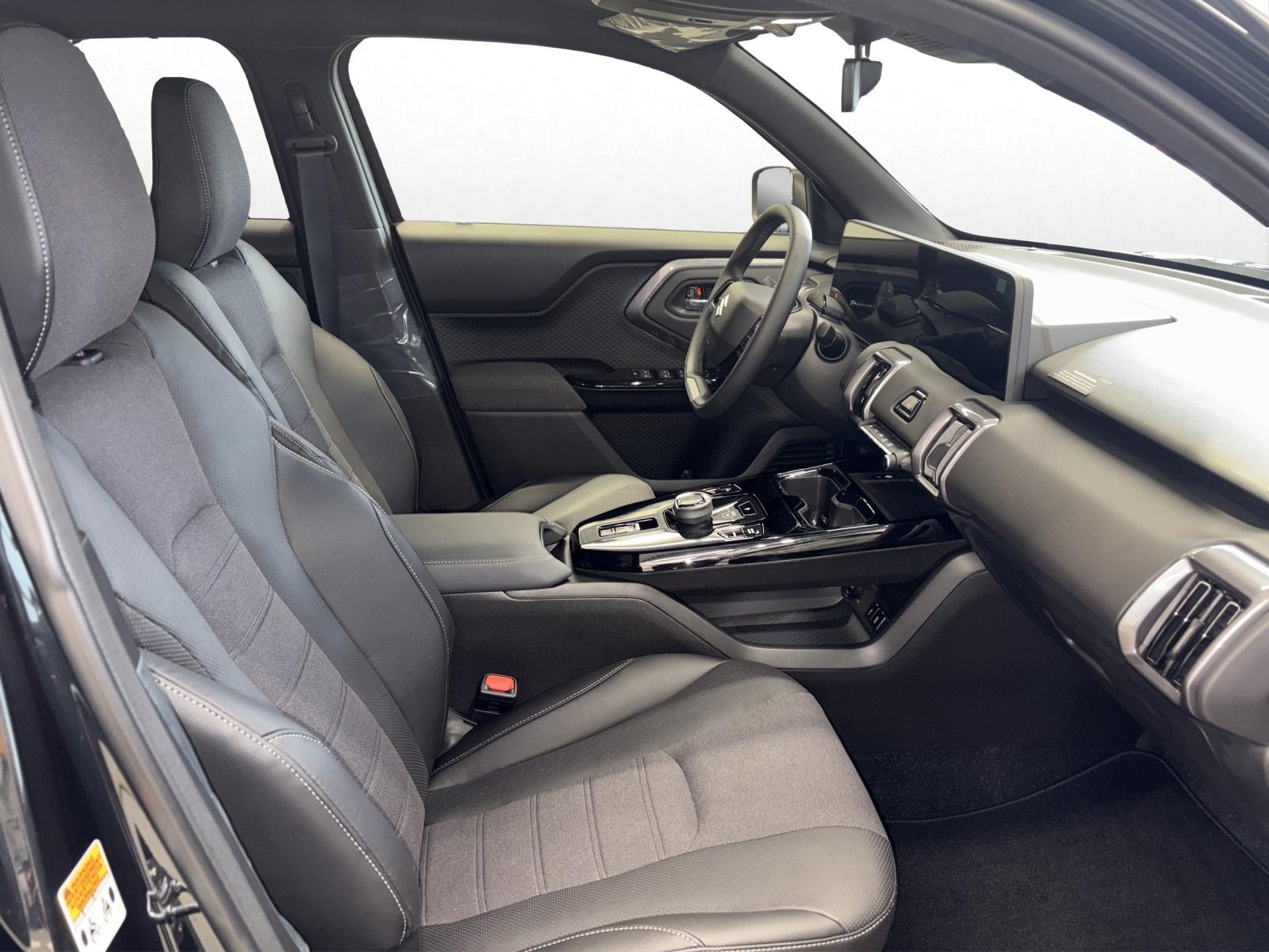 SUZUKI e Vitara Compact Top 4x4-image-15