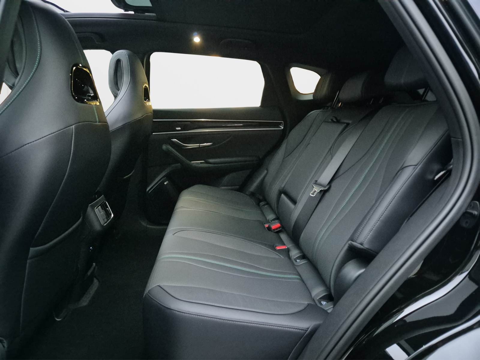 BYD Seal U DM-i Design AWD-image-26