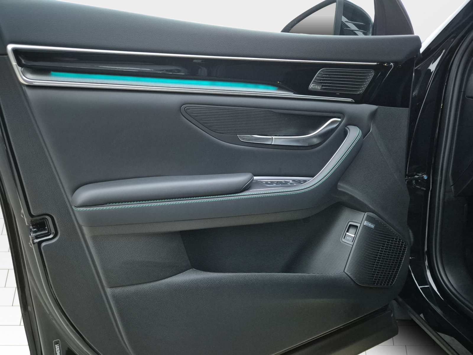 BYD Seal U DM-i Design AWD-image-12