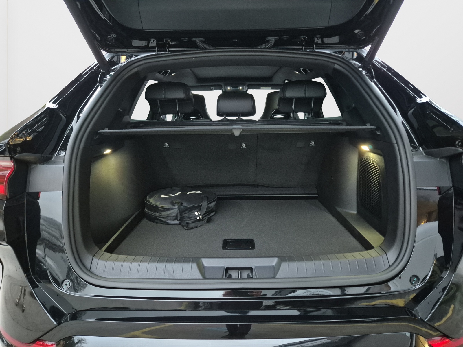 BYD Seal U DM-i Design AWD-image-5