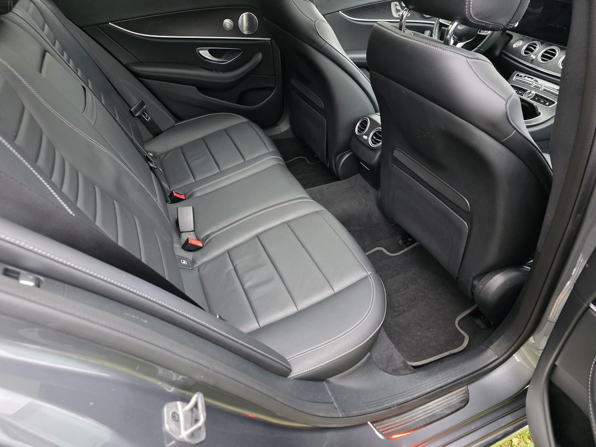 MERCEDES-BENZ E 400 d 4Matic 9G-Tronic-image-10