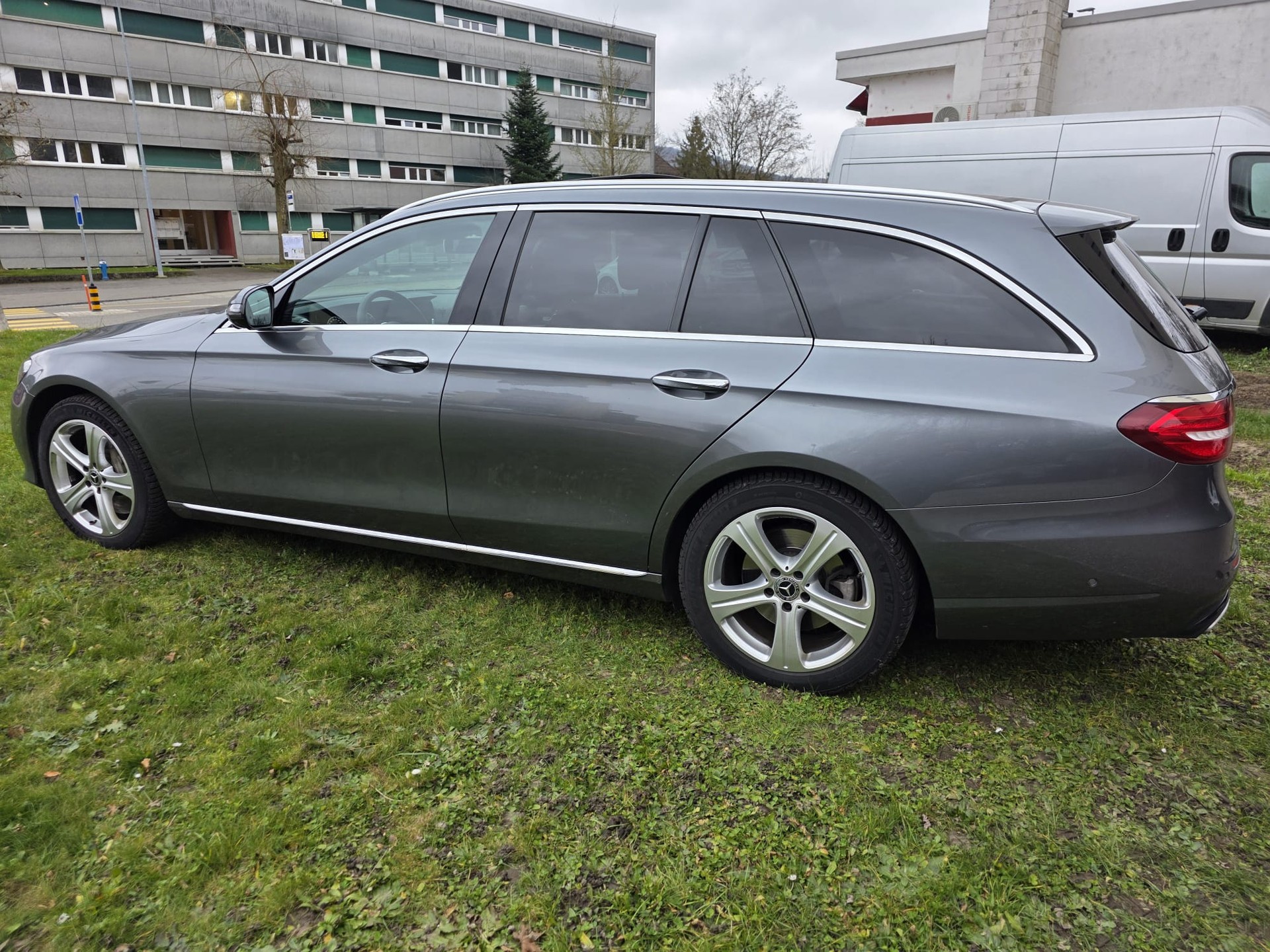 MERCEDES-BENZ E 400 d 4Matic 9G-Tronic-image-3