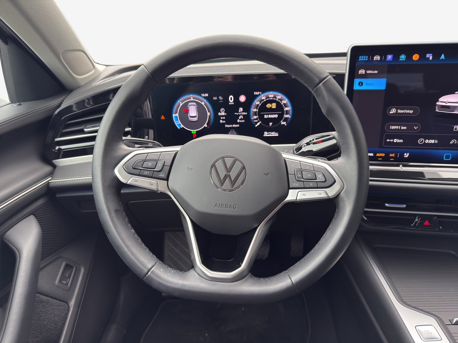 VW Passat Variant 2.0 TDI evo Business 4 Motion DSG-image-9