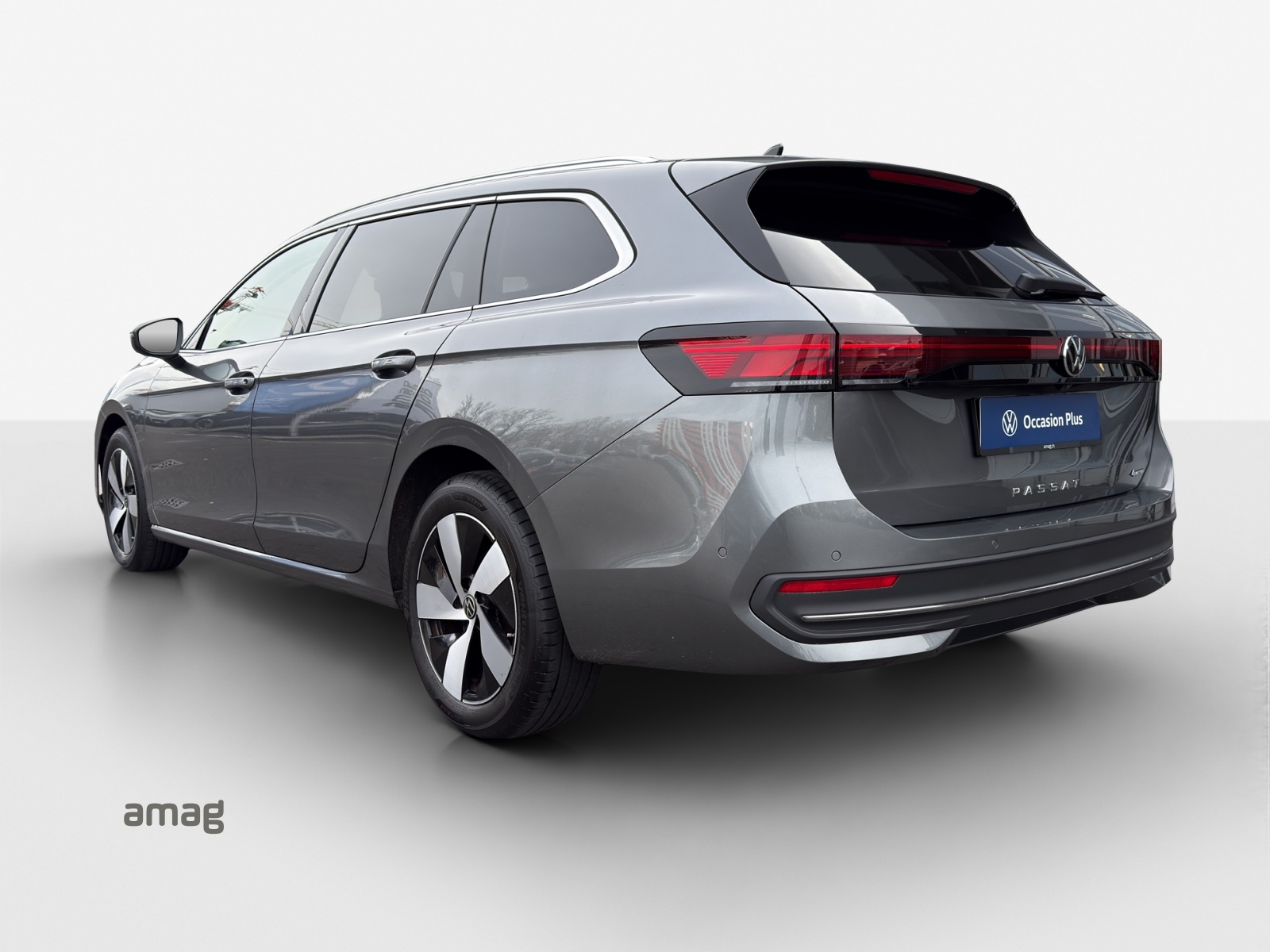 VW Passat Variant 2.0 TDI evo Business 4 Motion DSG-image-2