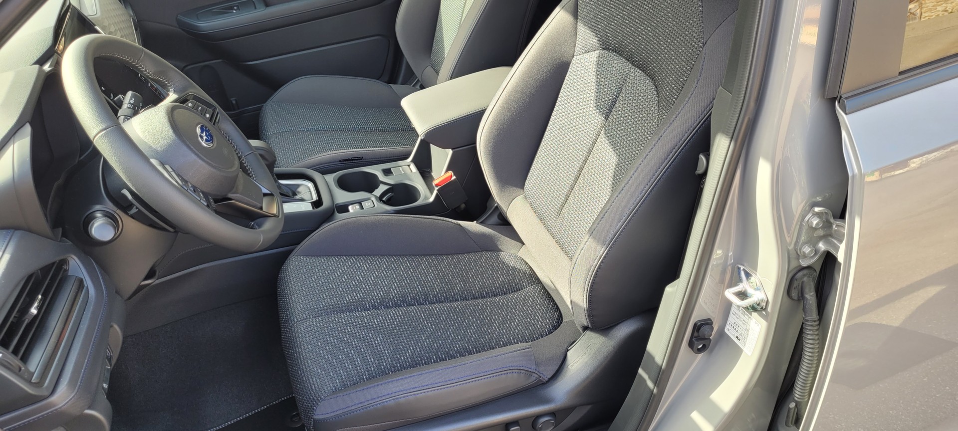 SUBARU Forester 2.0i e-Boxer Swiss Plus Lineartronic-image-11