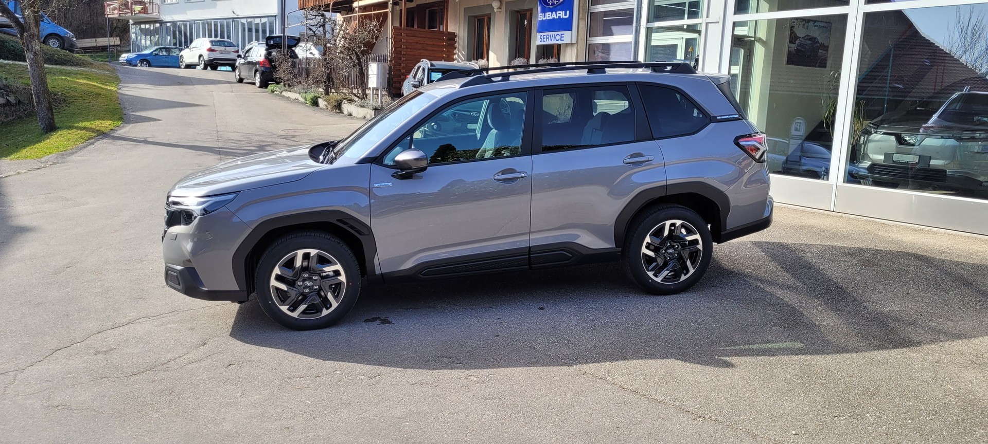SUBARU Forester 2.0i e-Boxer Swiss Plus Lineartronic-showroom-element-2